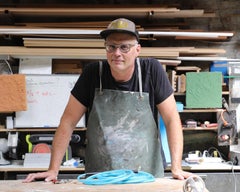 Table d'appoint contemporaine en béton brut Sculpture par Studio Melrose