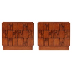 Zeitgenössische rechteckige Patern Brutalist Massivholz Paar Italienische Sideboards