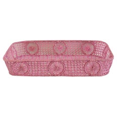 Bandeja rectangular contemporánea de ratán en rosa suave con esquinas redondeadas