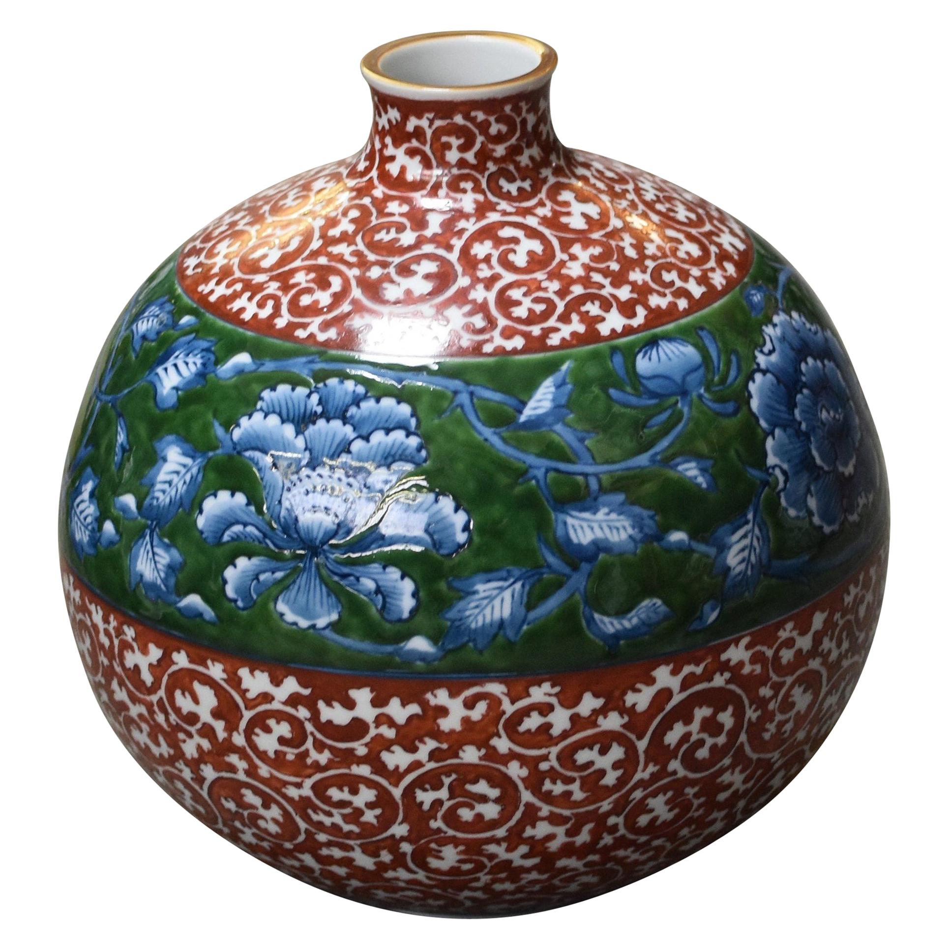 Vase contemporain en porcelaine rouge bleu vert par un maître artiste japonais