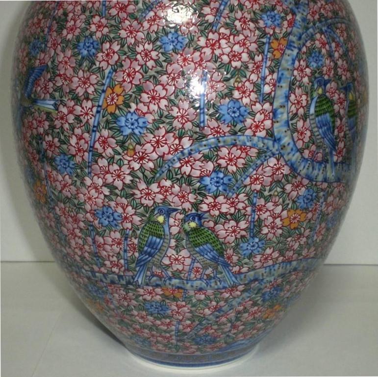 Contemporary Red Blue Imari Porcelain Vase by Japanese Master Artist In New Condition In Takarazuka, JP
