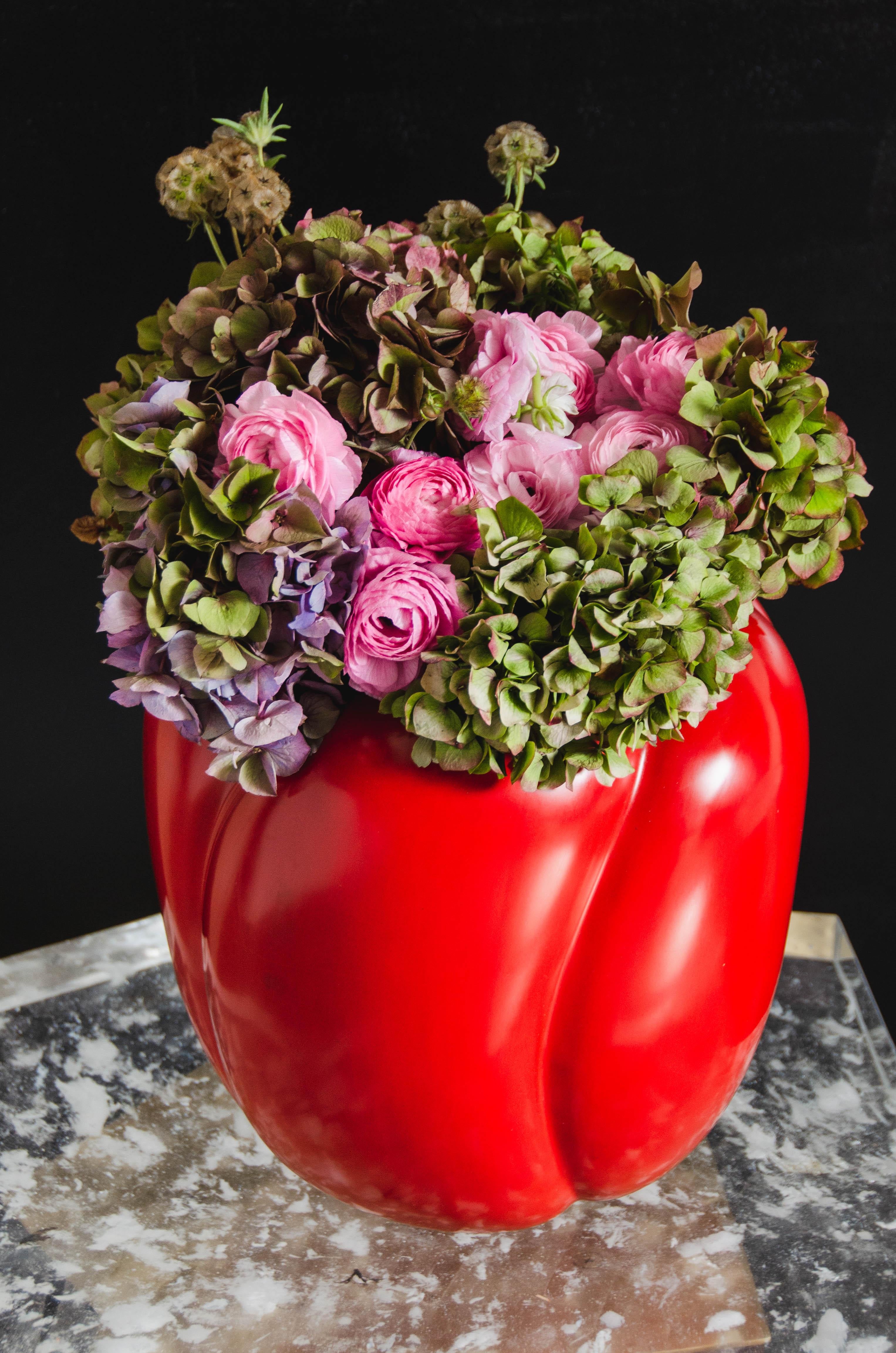 Modern Contemporary Red Lacquer 4 Petal Pot by Robert Kuo, Hand Repoussé, Limited For Sale