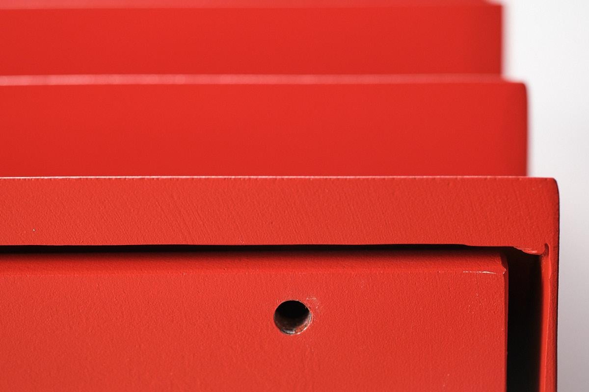 Estantería Acero Rojo Lacado Diseño Contemporáneo Coleccionable ZIG ZAG de Max Enrich en venta 11