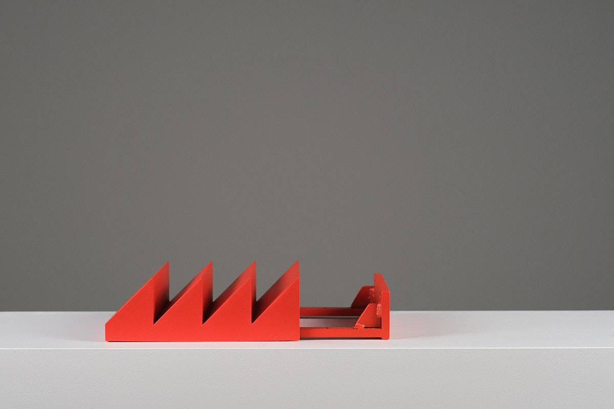 Estantería Acero Rojo Lacado Diseño Contemporáneo Coleccionable ZIG ZAG de Max Enrich en venta 3