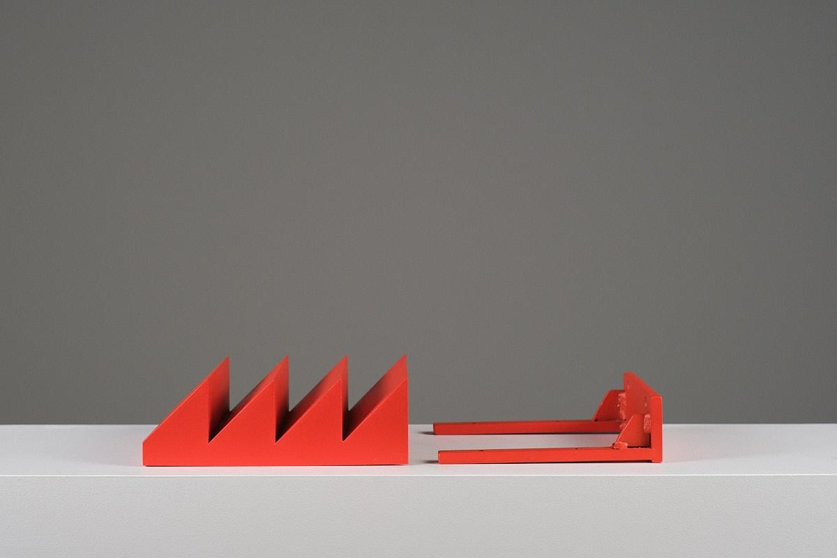 Estantería Acero Rojo Lacado Diseño Contemporáneo Coleccionable ZIG ZAG de Max Enrich en venta 4