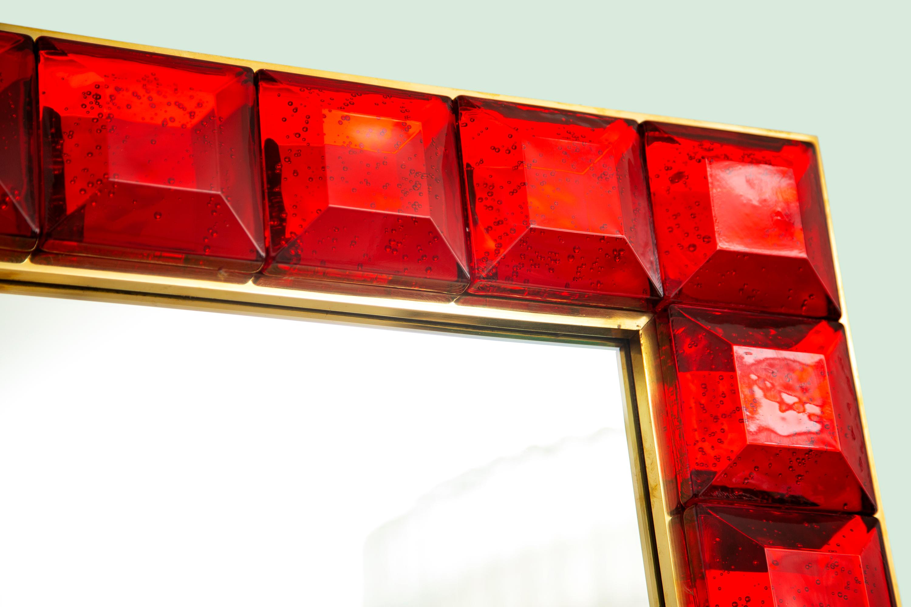 Zeitgenössisch  Rote Murano-Glas-Spiegel, Vorrätig im Zustand „Hervorragend“ im Angebot in Miami, FL