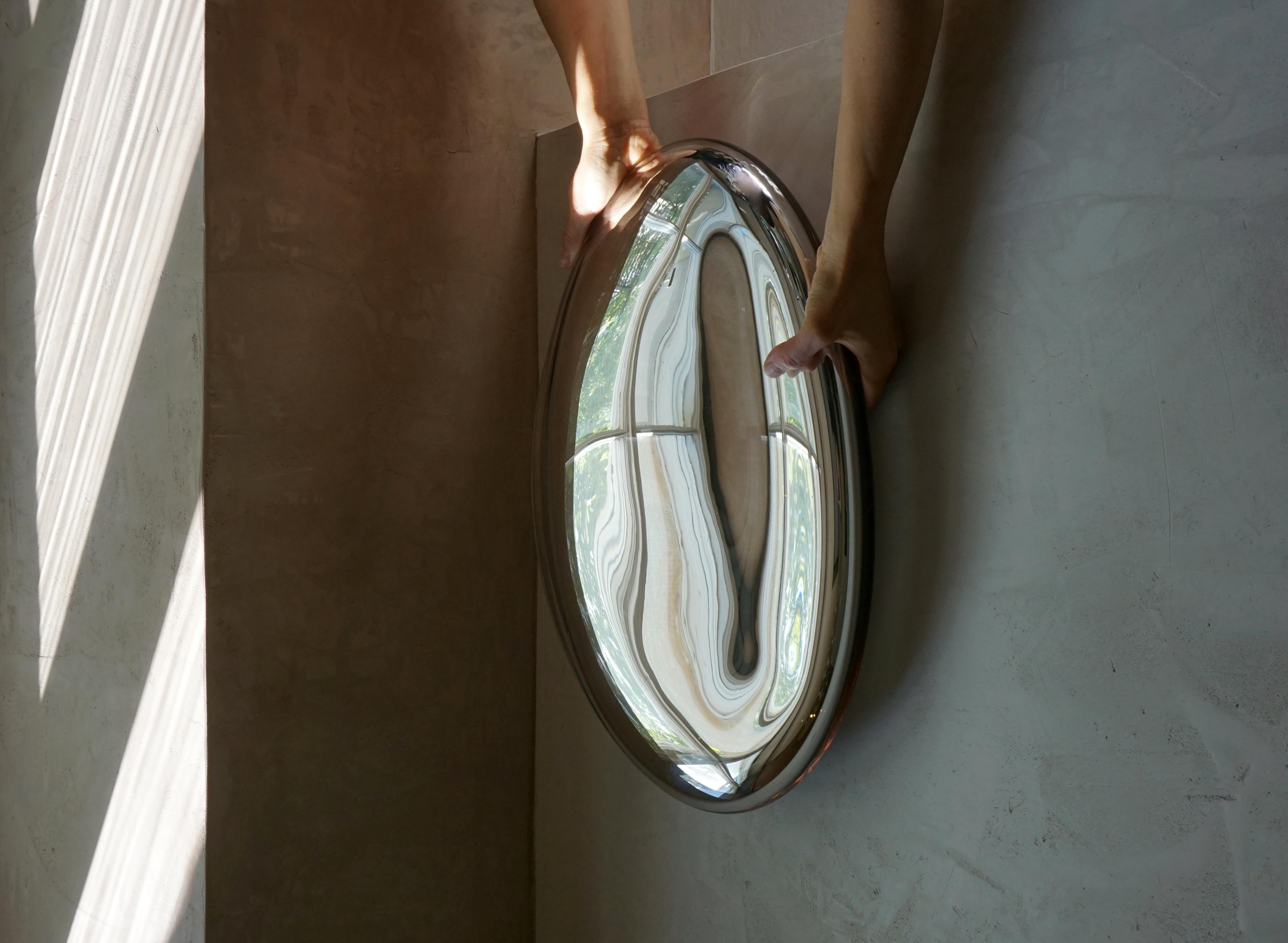 Moderne Miroir suspendu contemporain Reflections en verre fluide en vente
