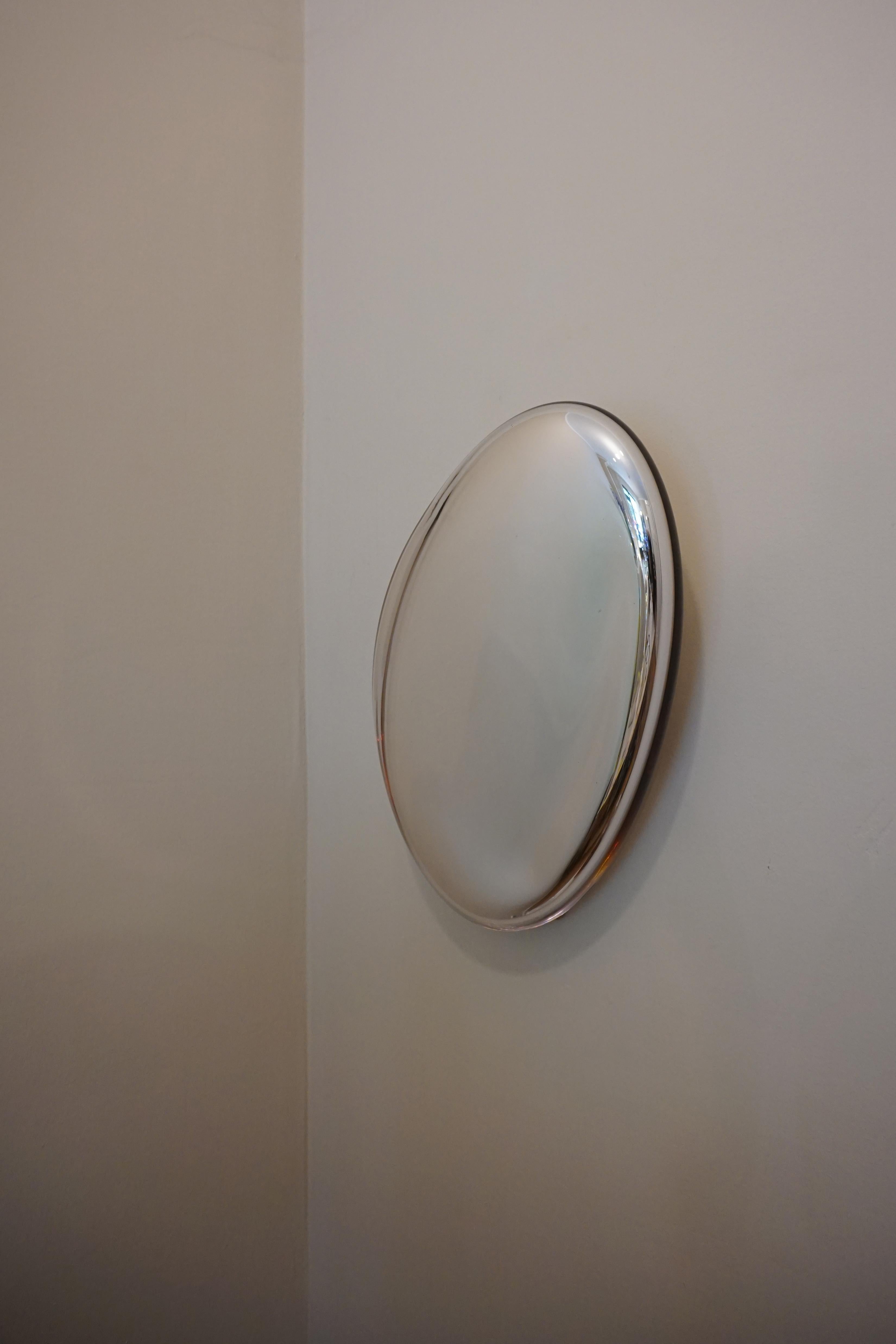 Contemporary Reflections Hanging Mirror in Fluid Glass In New Condition For Sale In London, GB