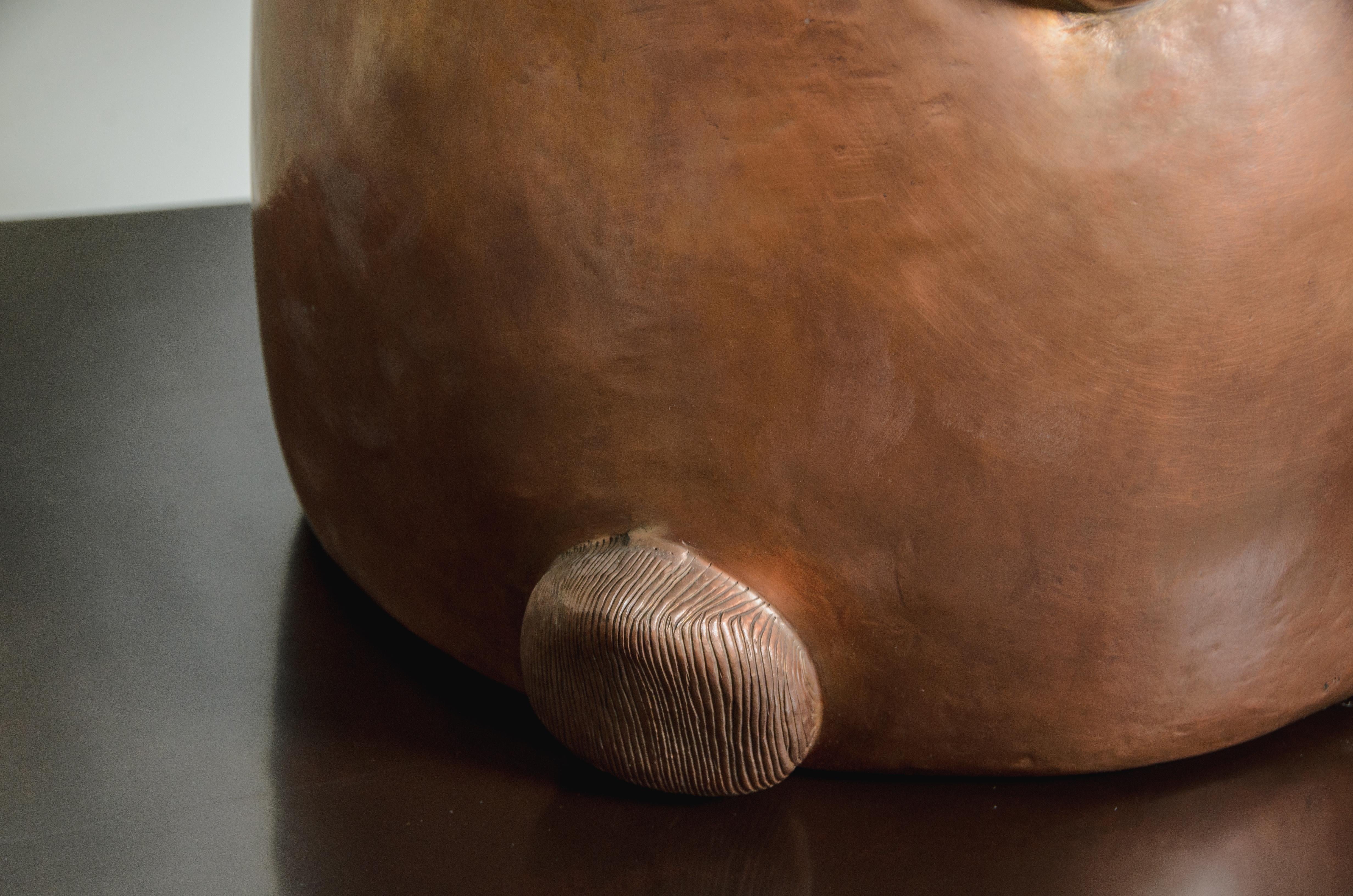 Escultura contemporánea de conejo sentado de cobre envejecido repoussé de Robert Kuo en Nuevo estado para la venta en Los Angeles, CA