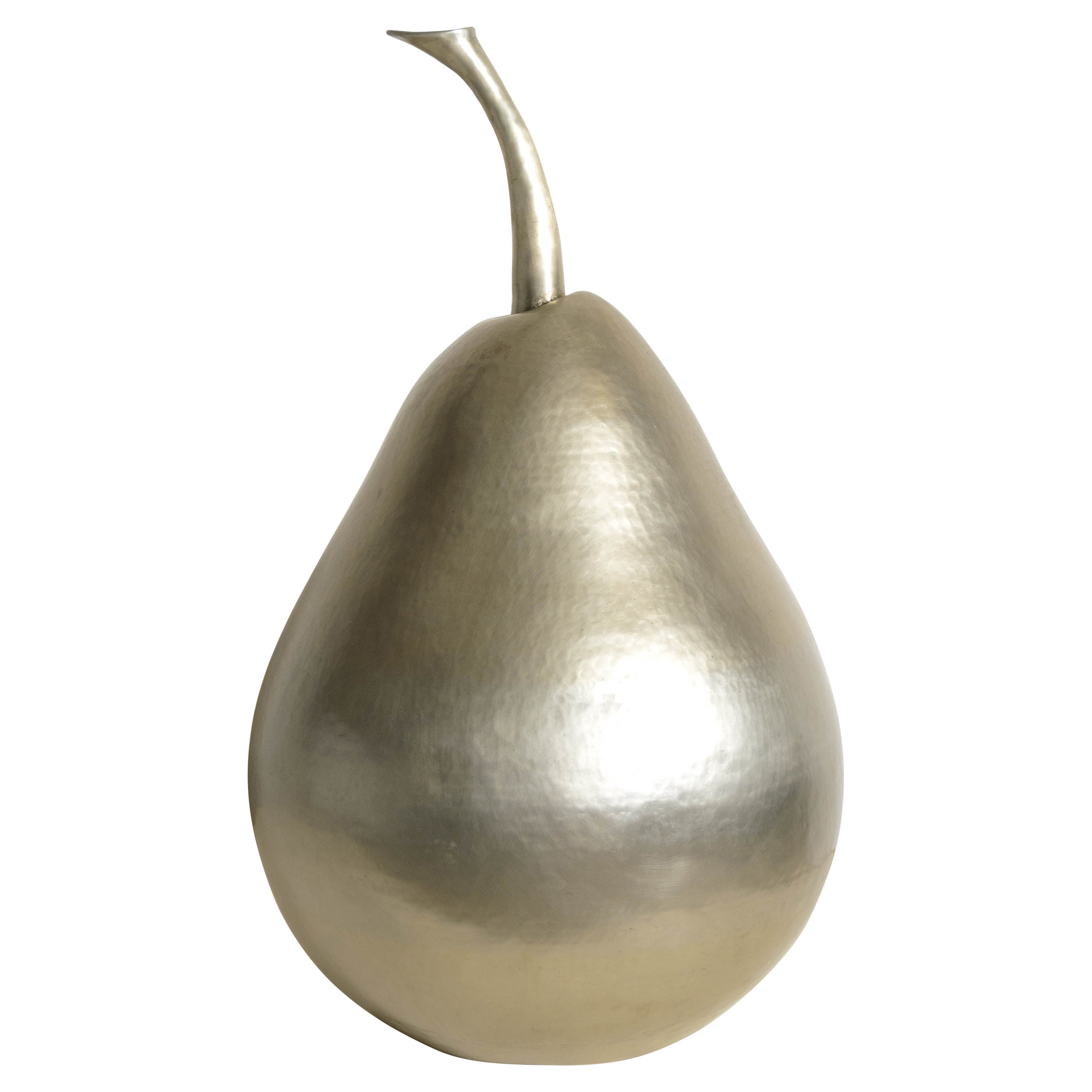 Scultura contemporanea di pera in bronzo bianco Repoussé di Robert Kuo, in edizione limitata in vendita