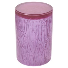 Tavolino o sgabello contemporaneo in resina acrilica viola malva di Natalie Tredgett