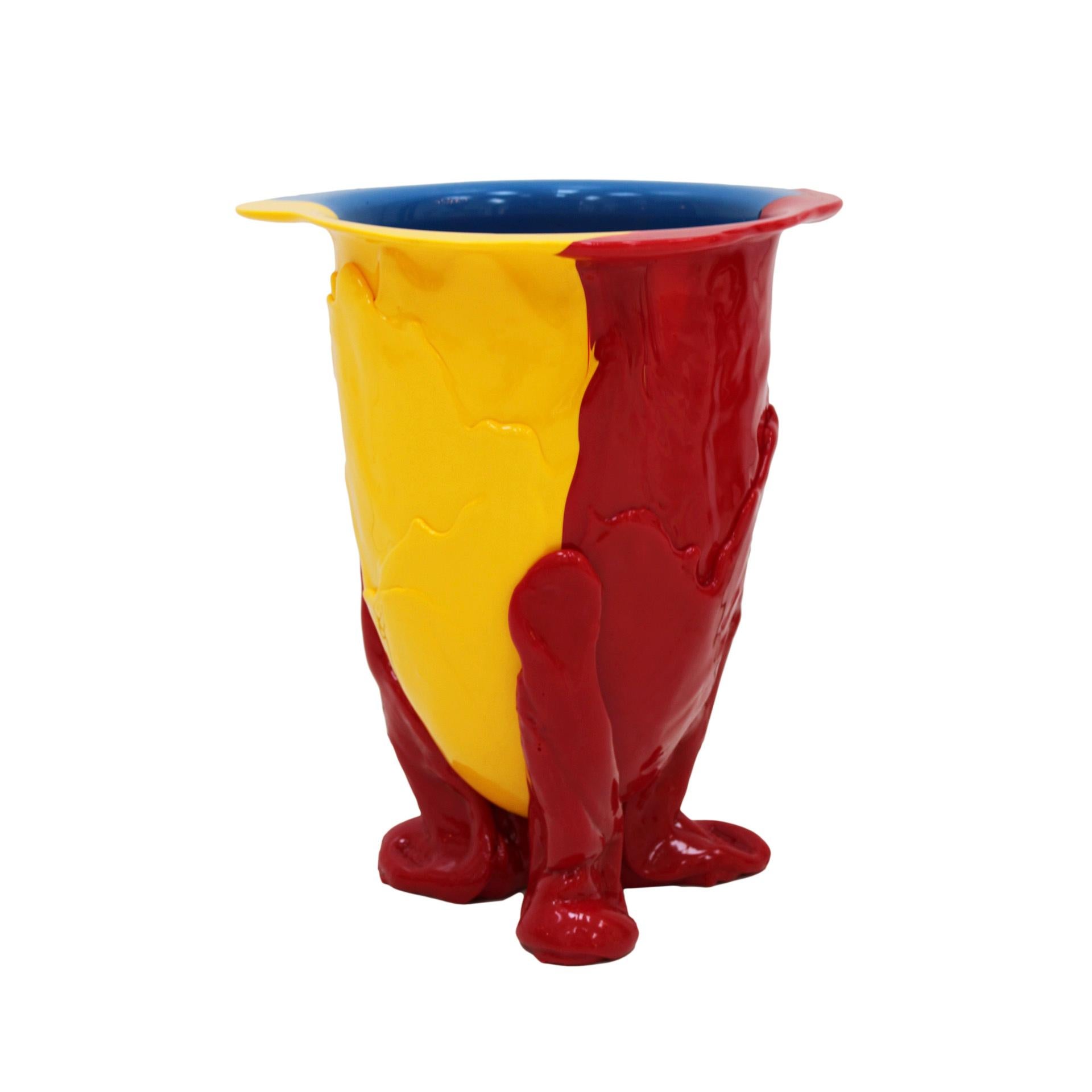 Contemporary vase designed by Gaetano Pesce in 1995 and edited by Fish design. Made in matte red, blue and yellow soft resin. Unique piece. Italy

Measurements: Diameter 22cm x H 36cm