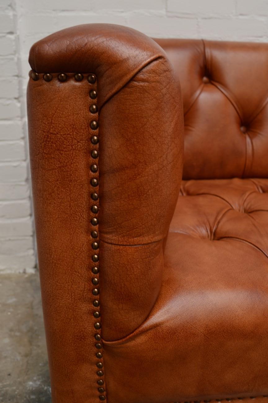 Contemporary Retro Look Chesterfield In Excellent Condition For Sale In Eindhoven, NL