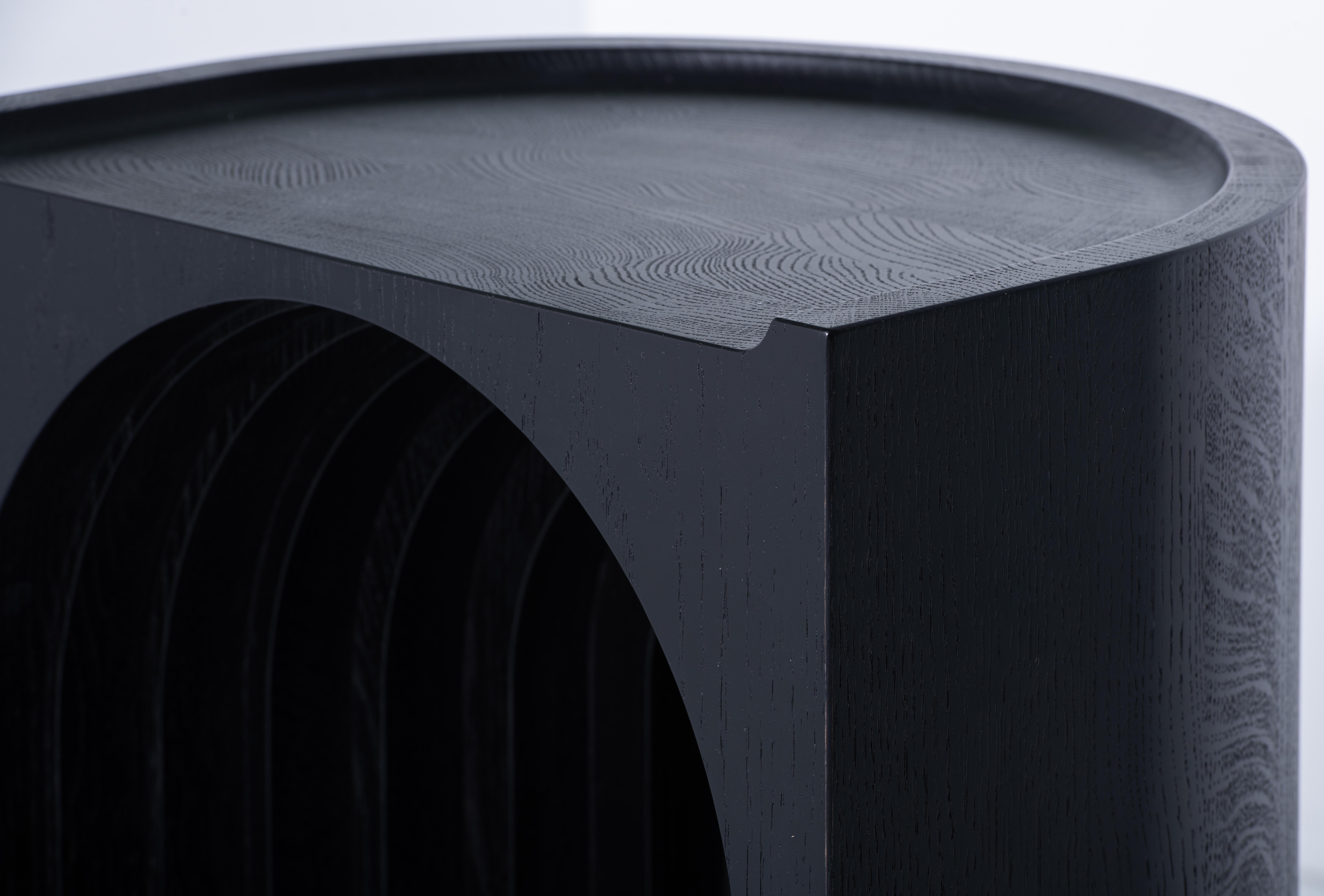 Mesa de centro contemporánea Revelo de roble blanco teñido de negro Moderno en venta