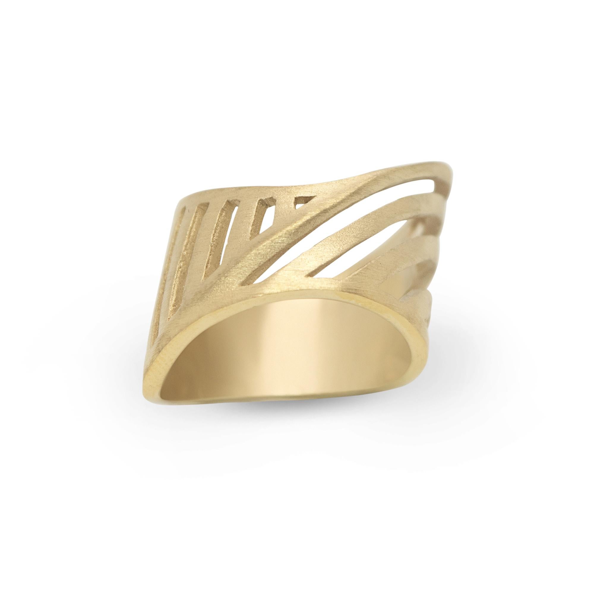 Contemporary Ring in Textured Gold Vermeil In New Condition For Sale In London, Richmond
