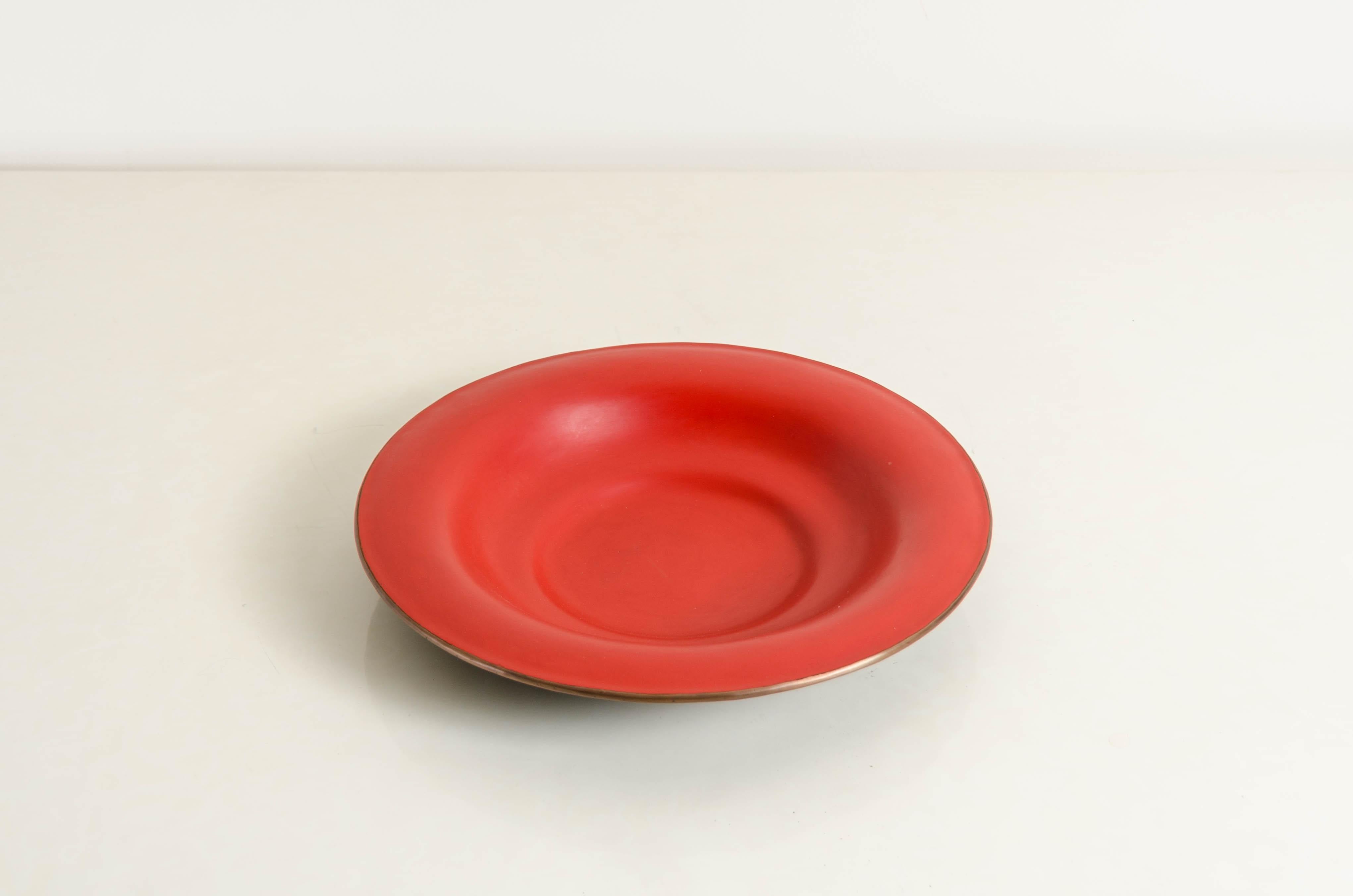 Minimalist Contemporary Ripple Bowl in Red and Black Lacquer by Robert Kuo, Limited Edition For Sale
