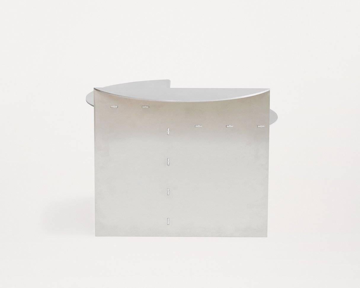 Scandinave moderne FRAMA table basse d'appoint en rivire d'aluminium au design scandinave minimaliste contemporain en vente