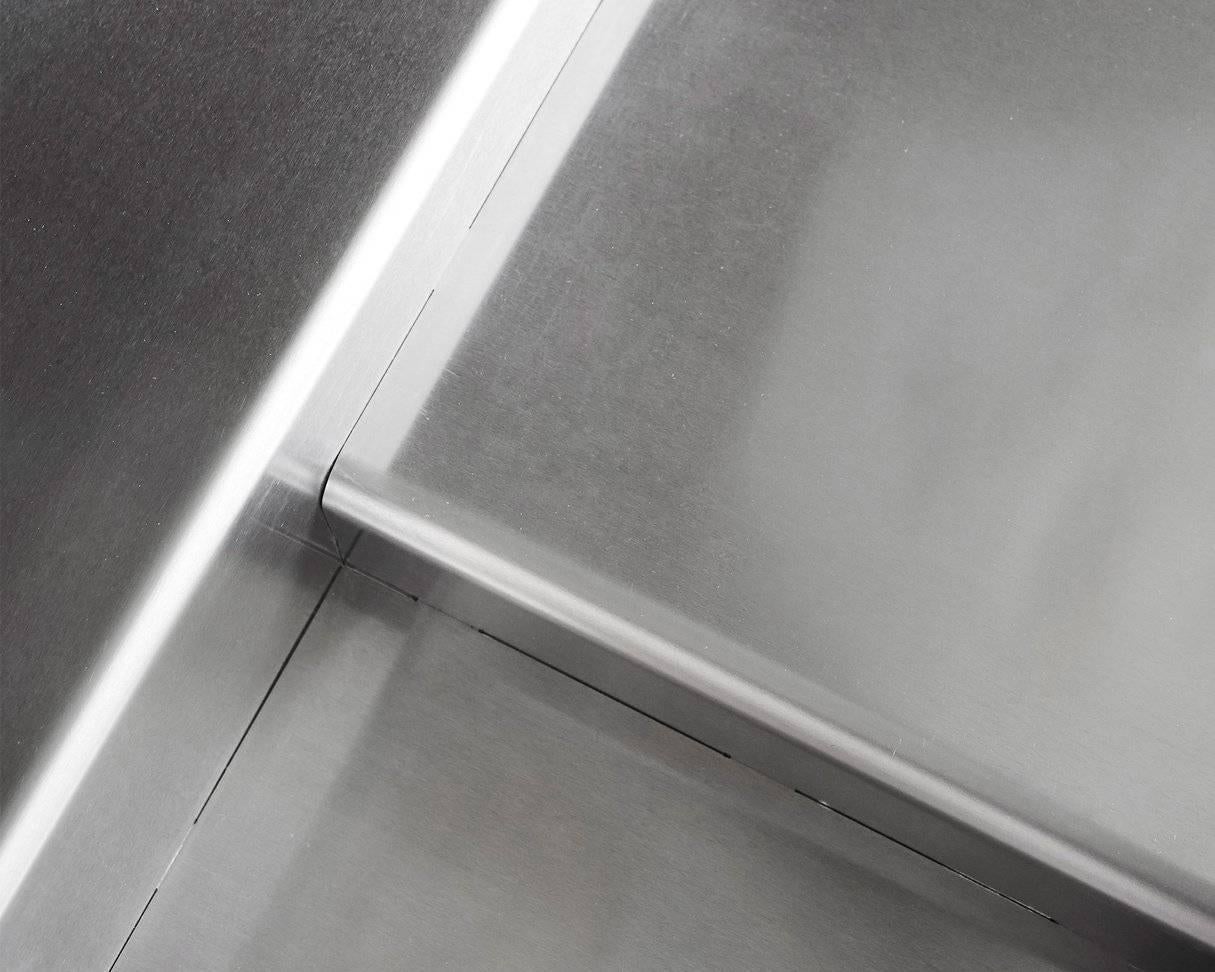 FRAMA table basse d'appoint en rivire d'aluminium au design scandinave minimaliste contemporain Neuf - En vente à Copenhagen, DK