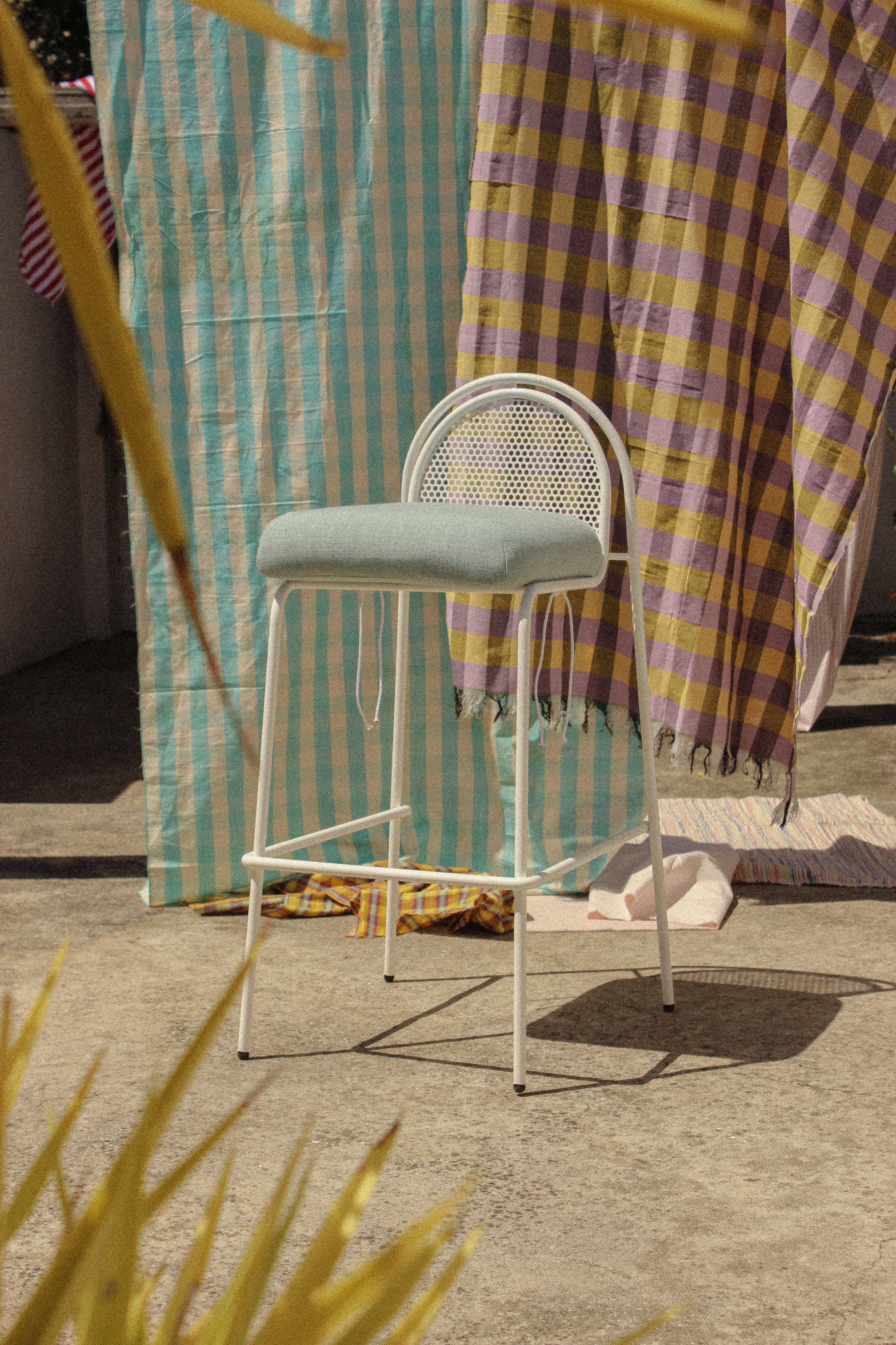 Sedia da bar Riviera contemporanea in metallo laccato menta per esterni In condizioni Nuovo in vendita a Lisbon, PT