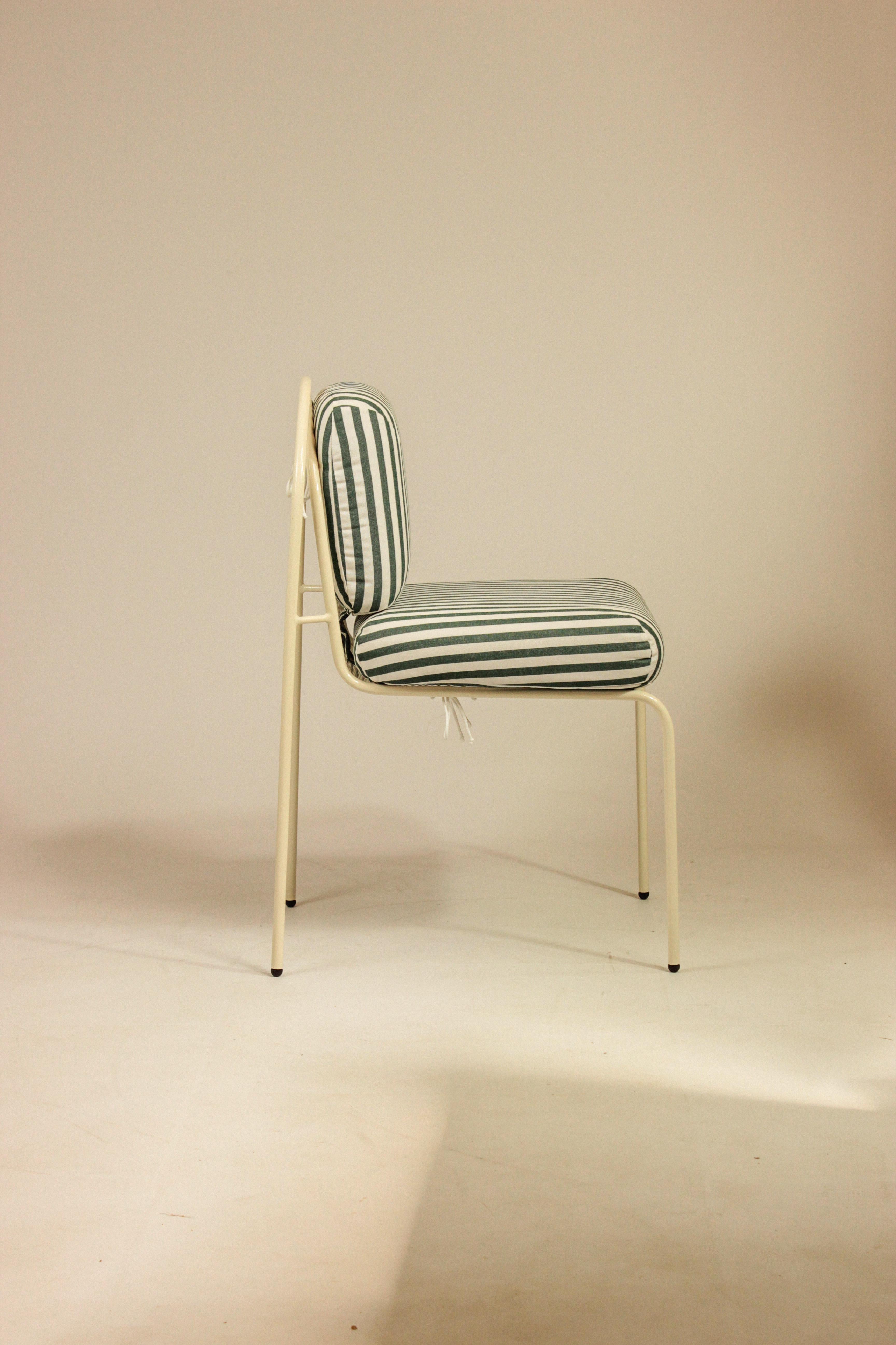 Silla Contemporánea Riviera de metal lacado y tela verde para exteriores Posmoderno en venta