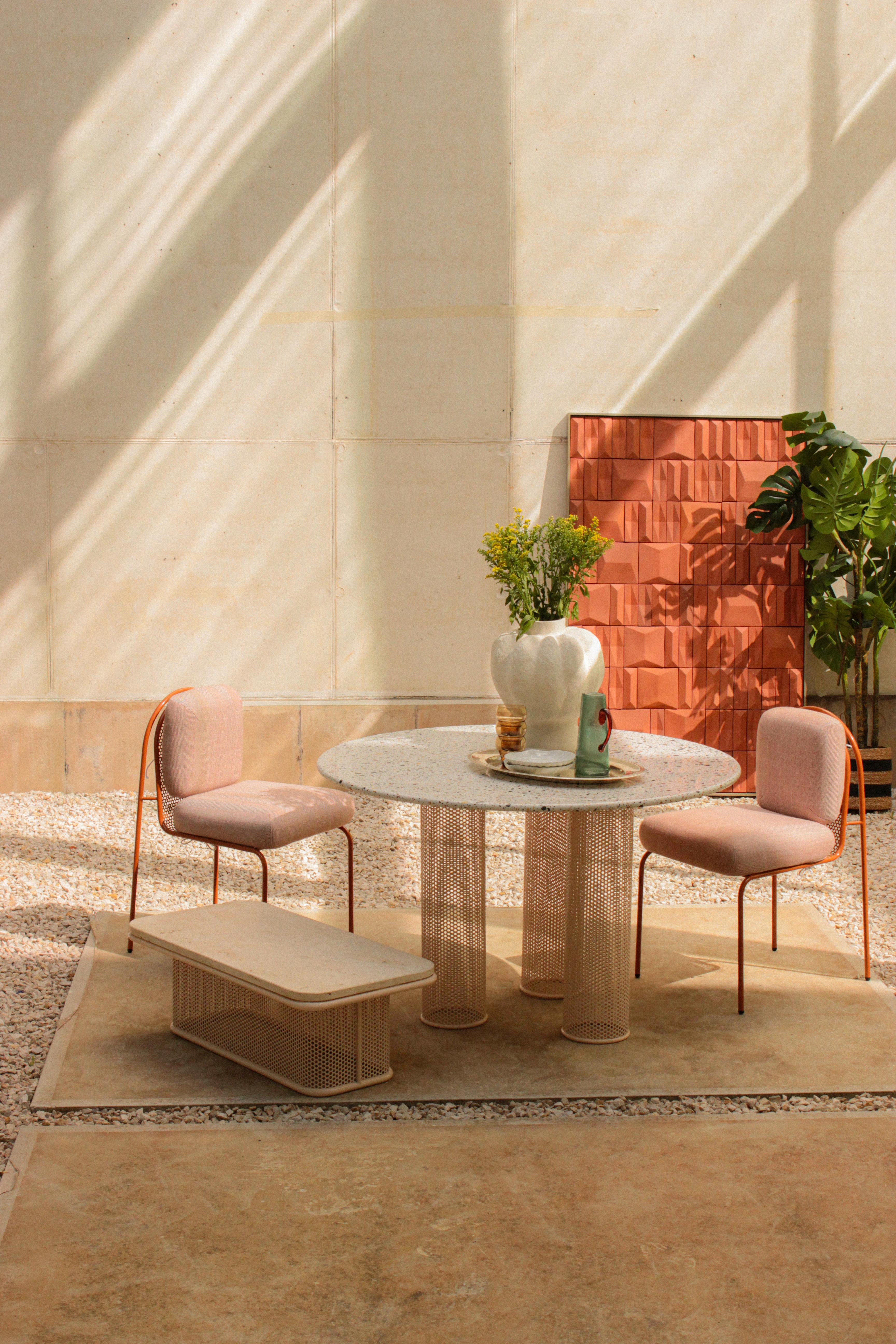 XXI secolo e contemporaneo Tavolo da pranzo Riviera Contemporary in metallo Sage e terrazzo verde per esterni in vendita