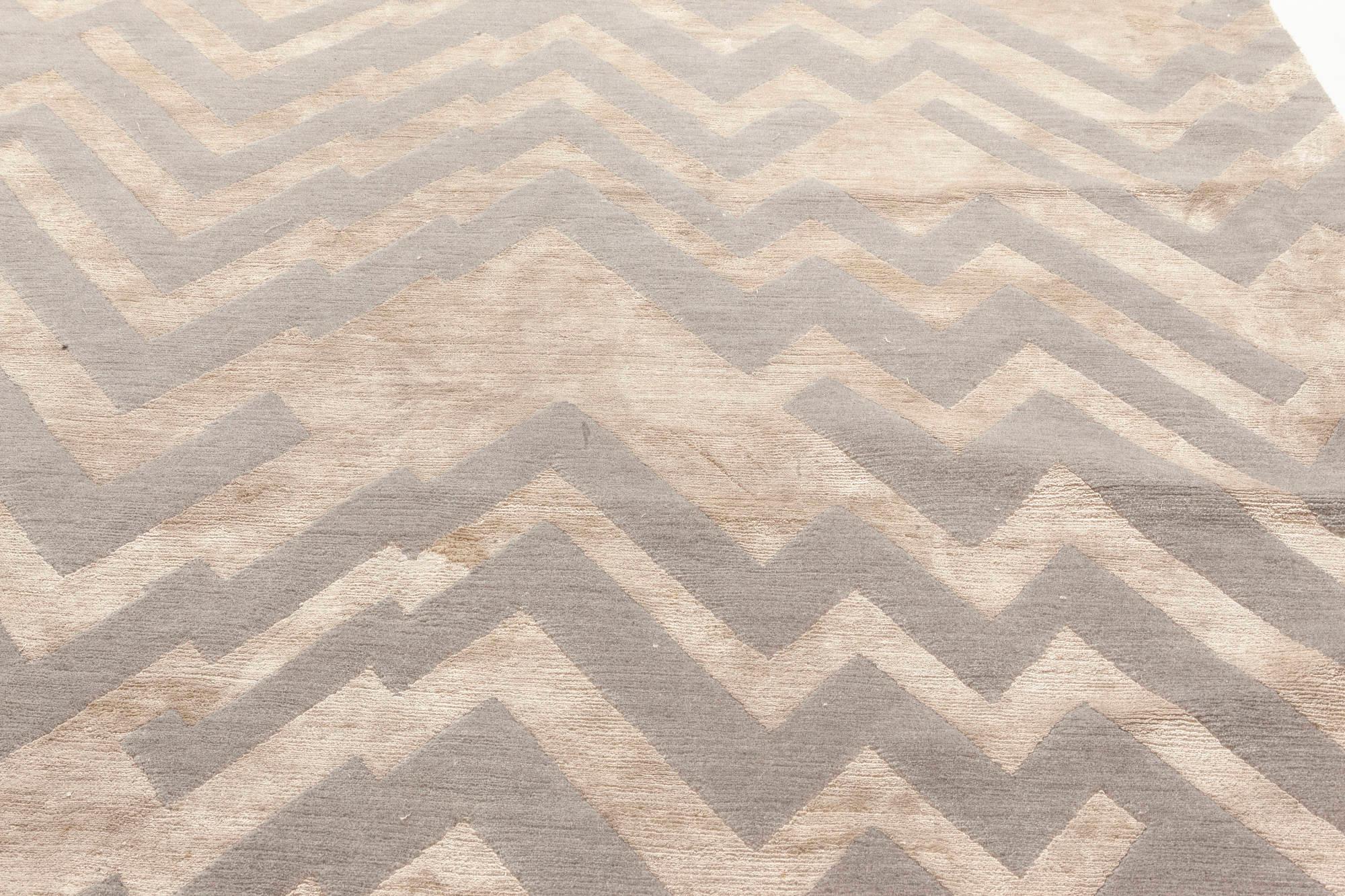 Contemporary Rocky Peaks Geometric Rug by Doris Leslie Blau Nepalés en venta