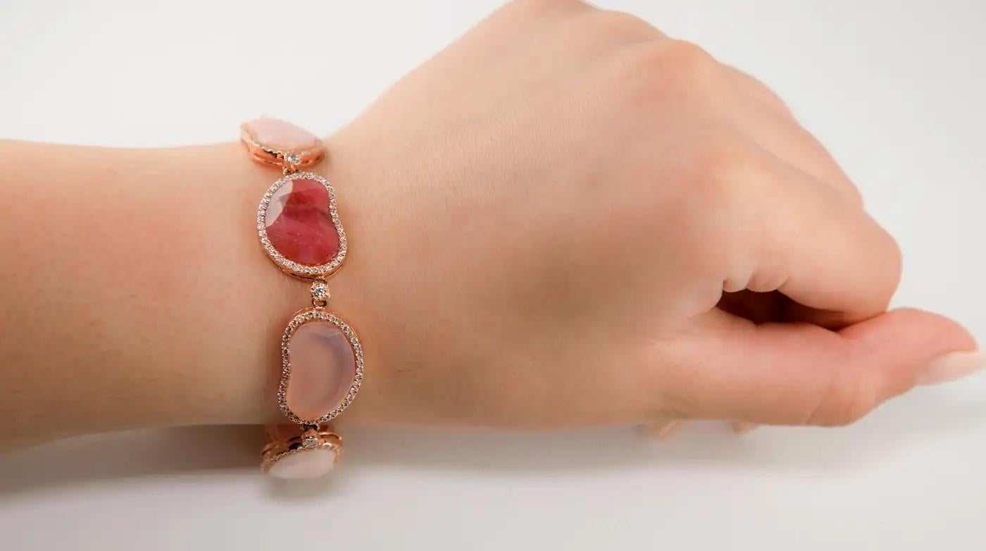 Pulsera Contemporánea de Oro Rosa, Ágata Rosa, Rubí y Cuarzo Rosa de 14k con Diamantes en Nuevo estado para la venta en Great Neck, NY