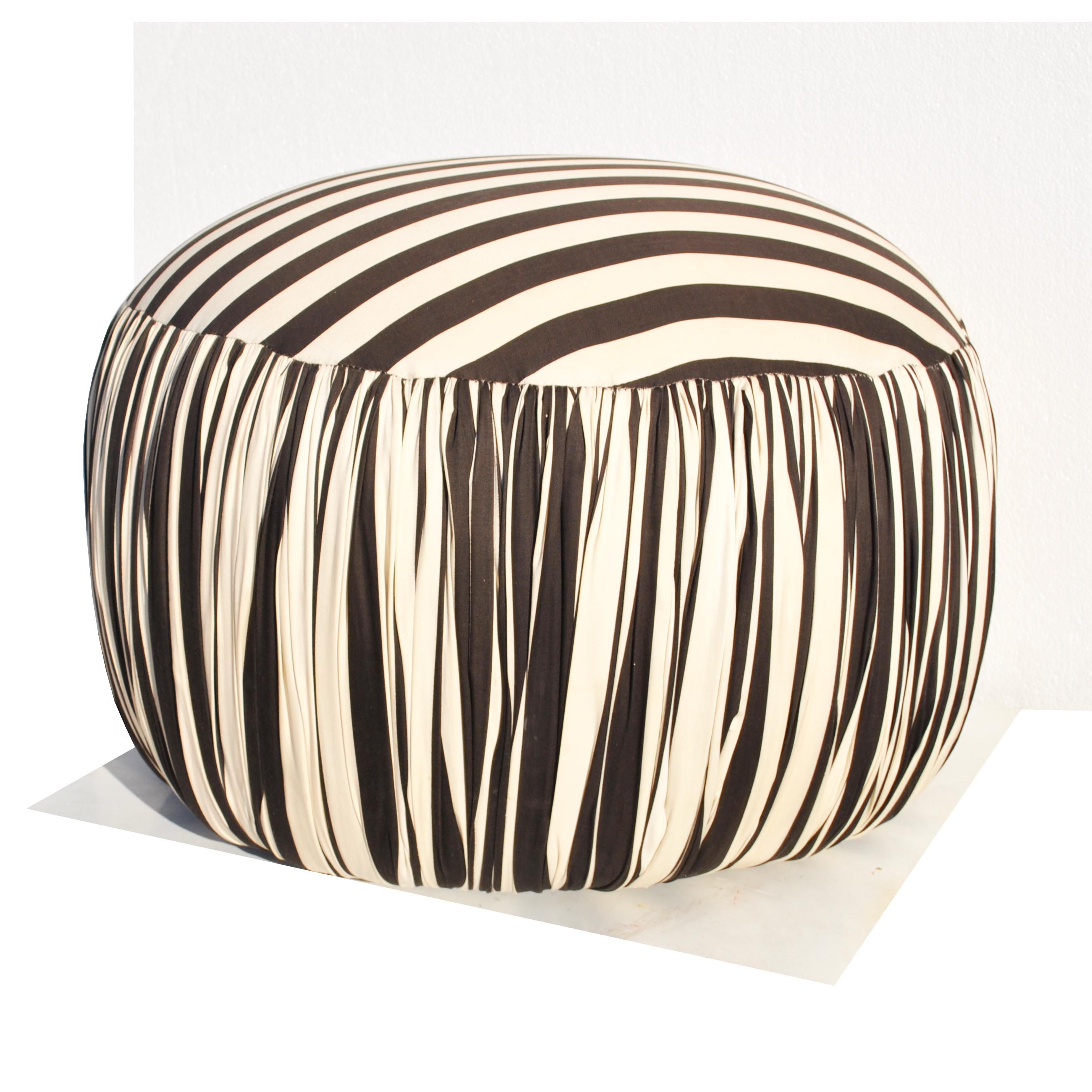 Pouf rond contemporain noir et blanc en vente 1