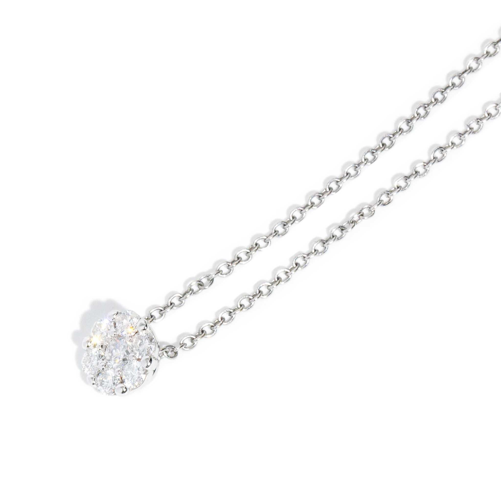Contemporaneo Collana contemporanea con cluster di diamanti tondi e brillanti in oro bianco 18 carati in vendita