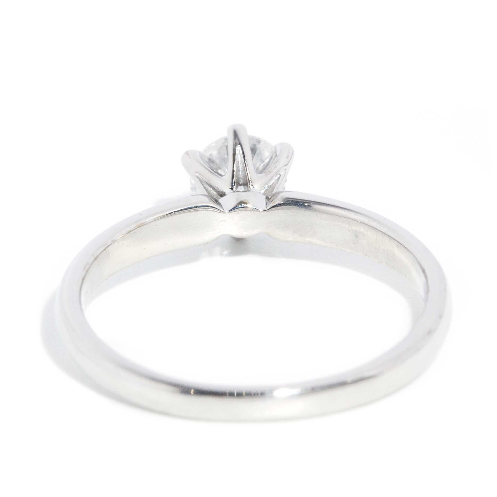 Anillo Solitario Contemporáneo de Diamante Brillante Redondo 18 Quilates de Oro Blanco en venta 4