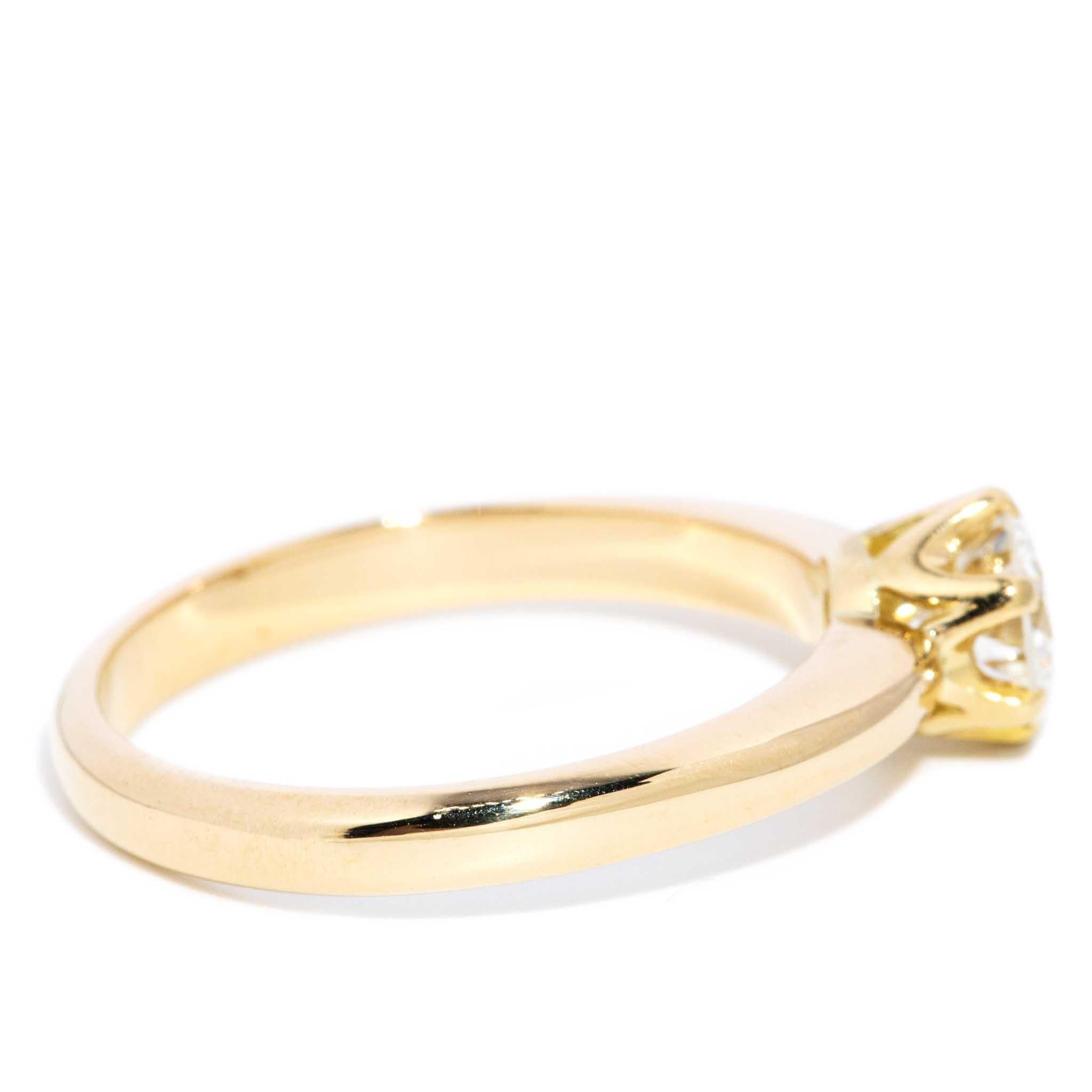 Contemporary Round  Brilliant Diamond Solitaire Ring 18 Carat Yellow Gold For Sale 4