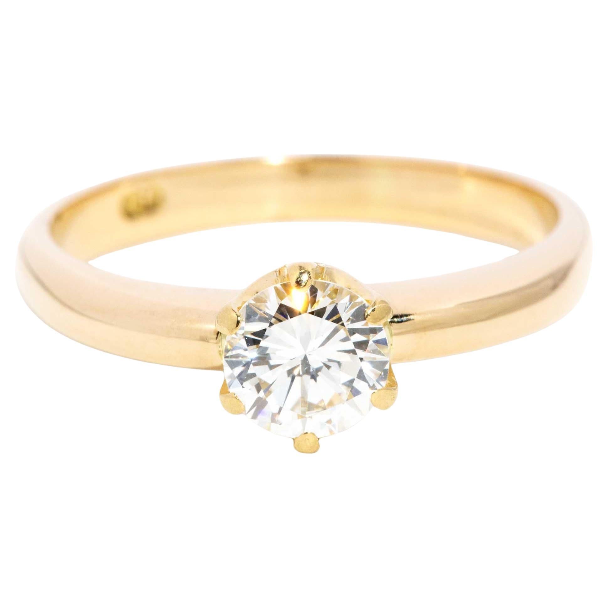 Contemporary Round  Brilliant Diamond Solitaire Ring 18 Carat Yellow Gold For Sale