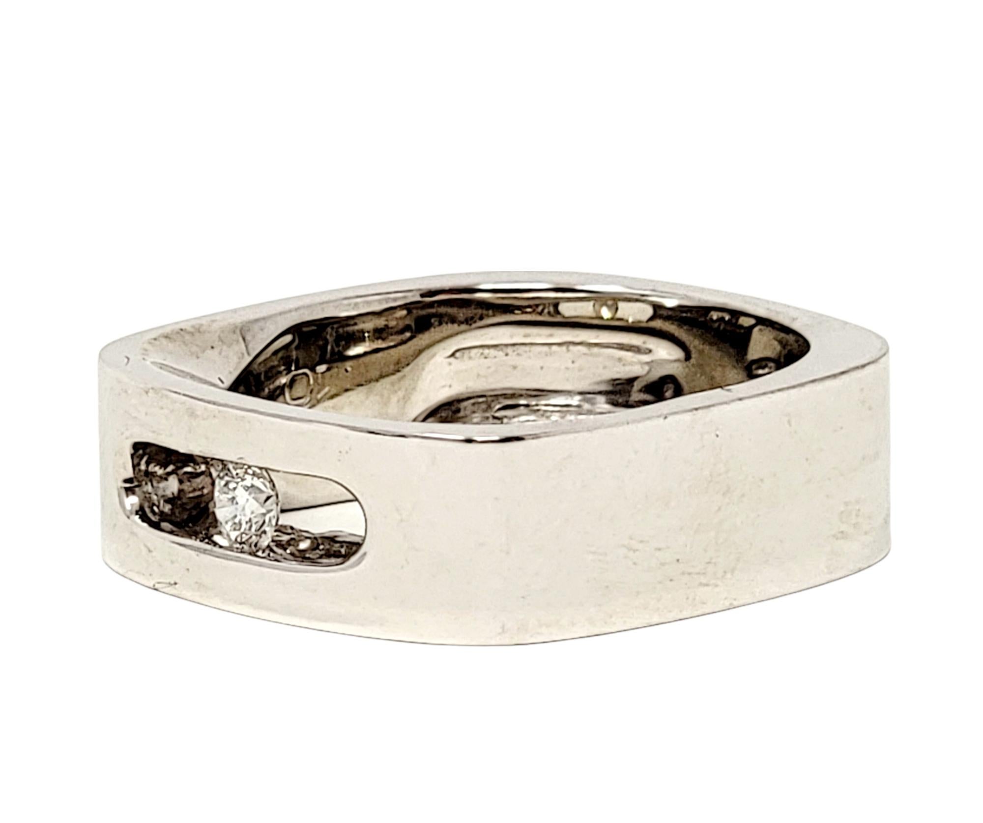 Bague contemporaine à anneau carré en or blanc 18 carats et diamants ronds E / VVS2 en vente 2