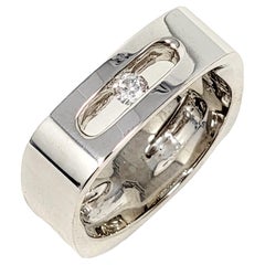 Contemporary Round Diamond and 18 Karat White Gold Squared Band Ring E / VVS2