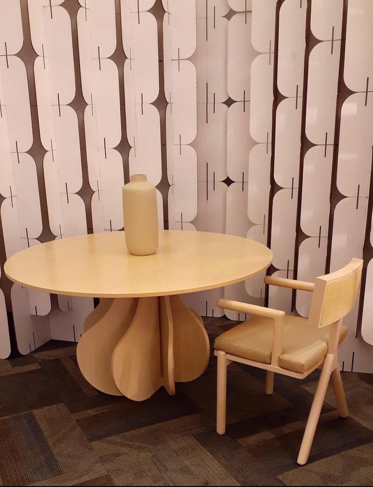 Contemporary Round Dining Room Table For Sale at 1stDibs