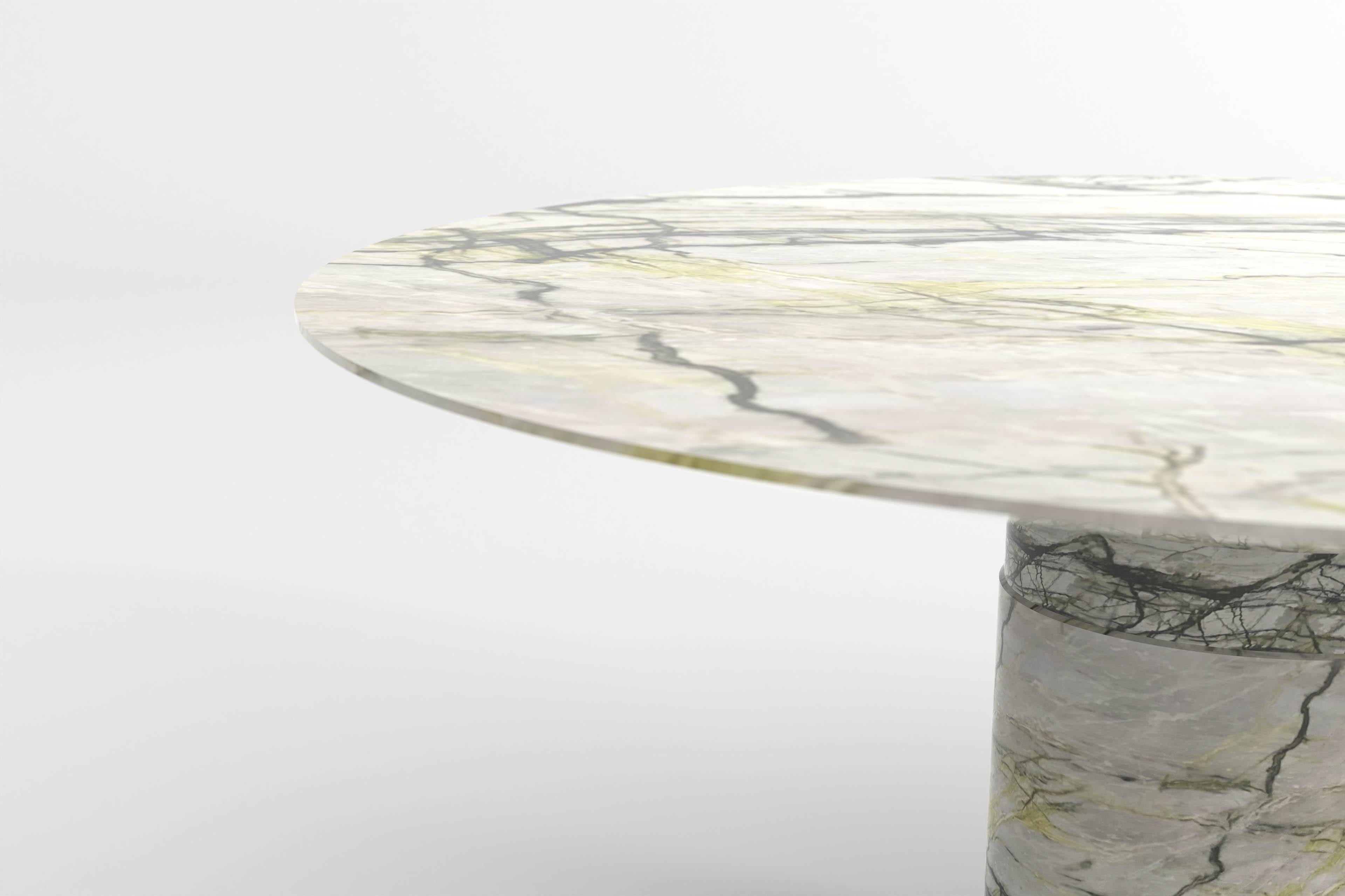 Contemporary round dining table, Calacatta Verde marble, central leg, Belgium In New Condition For Sale In Antwerp, Antwerp