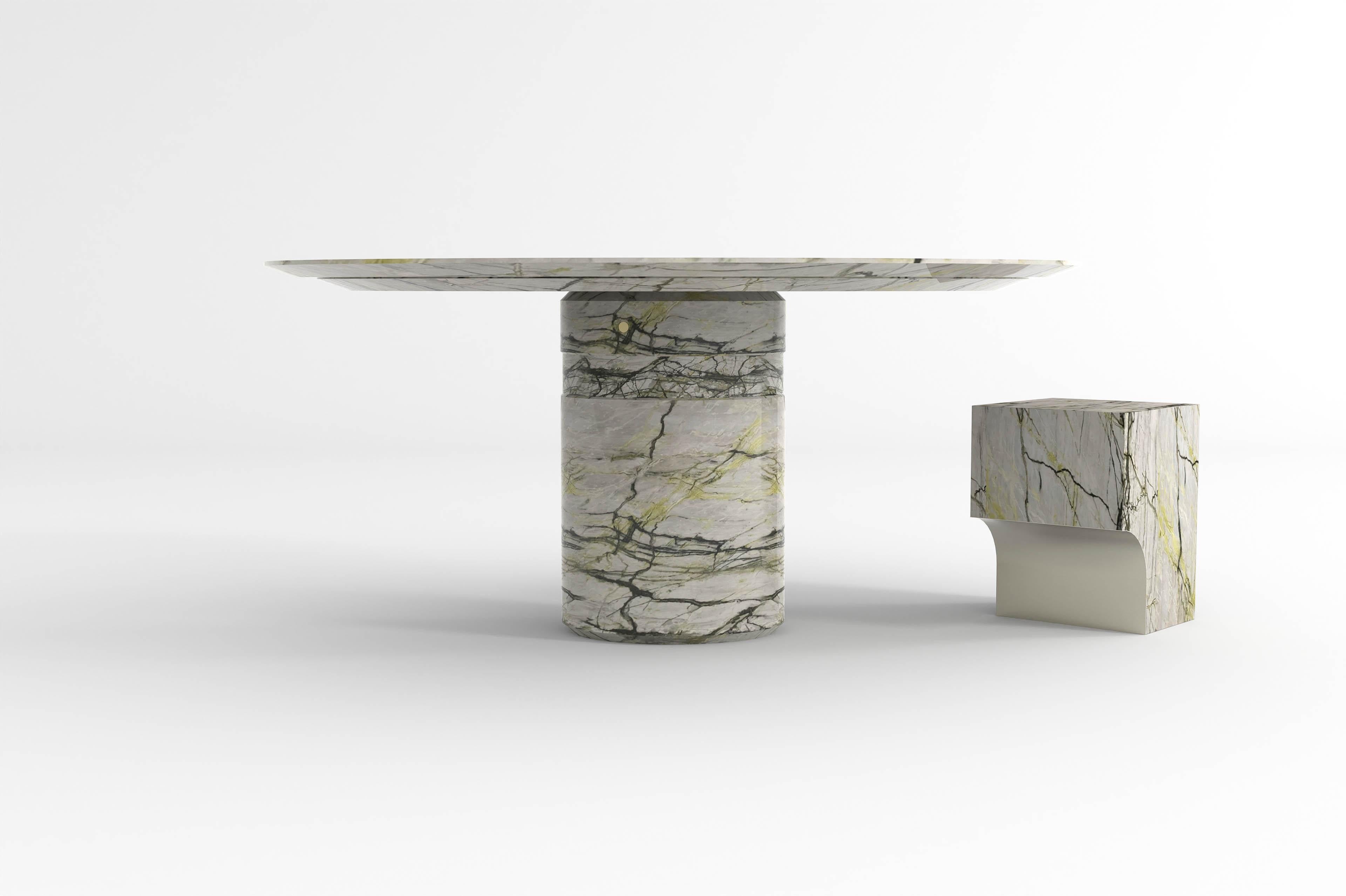 Marble Contemporary round dining table, Calacatta Verde marble, central leg, Belgium For Sale