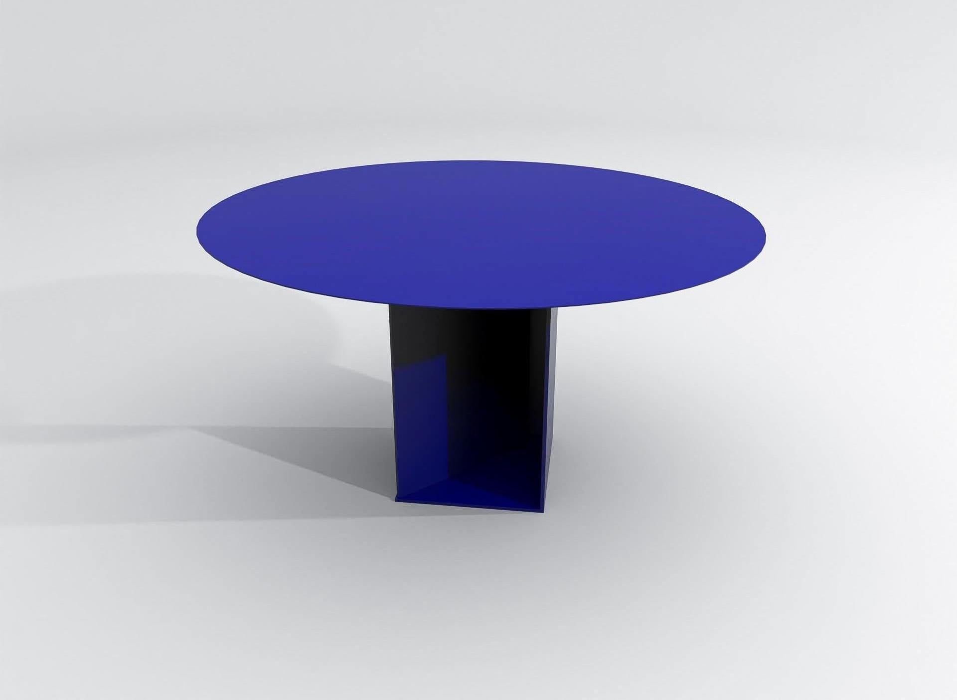 Zeitgenössischer runder Esstisch aus blau pulverbeschichtetem Stahl, Barh Judd (Minimalistisch) im Angebot