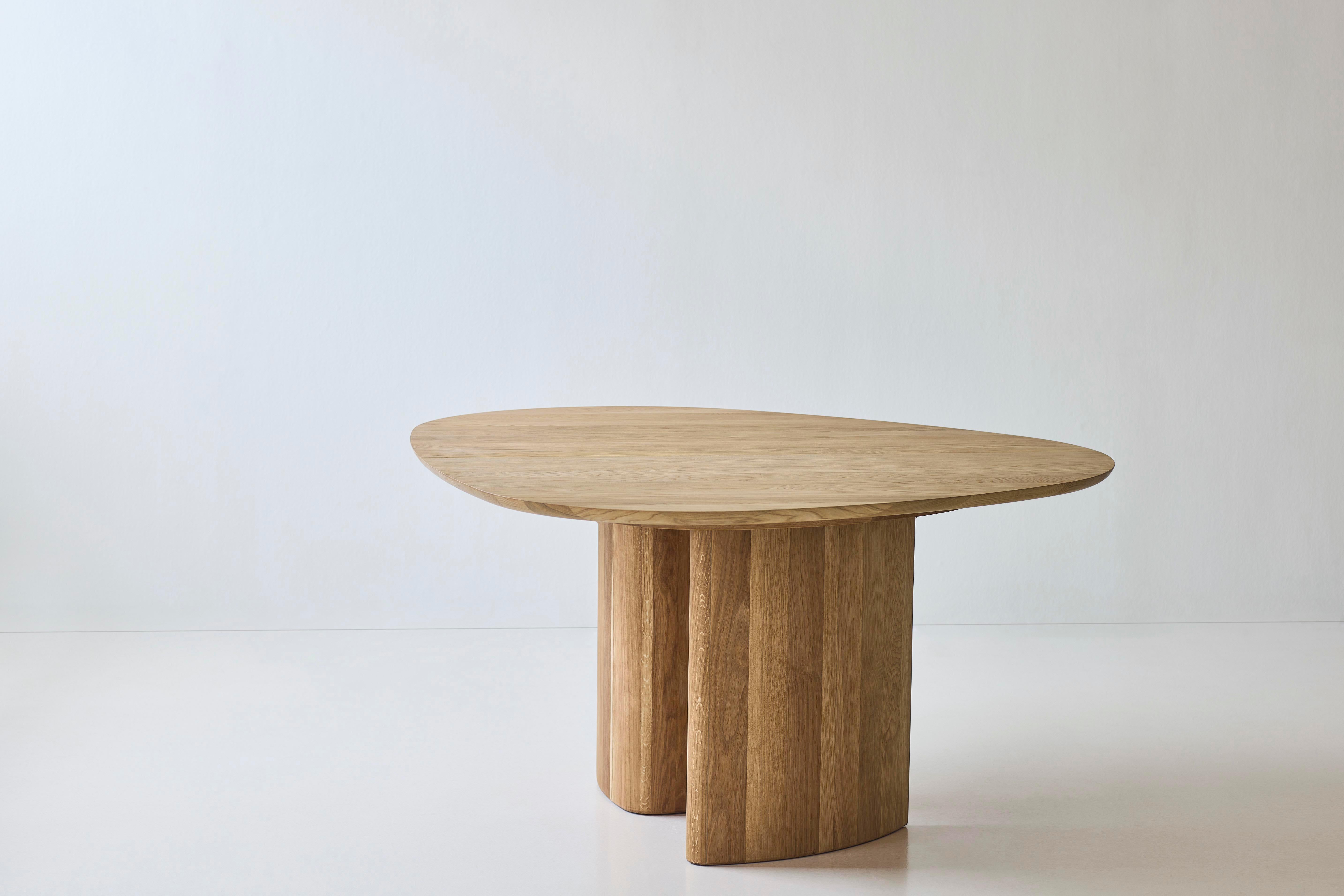 Mesa de comedor redonda contemporánea 