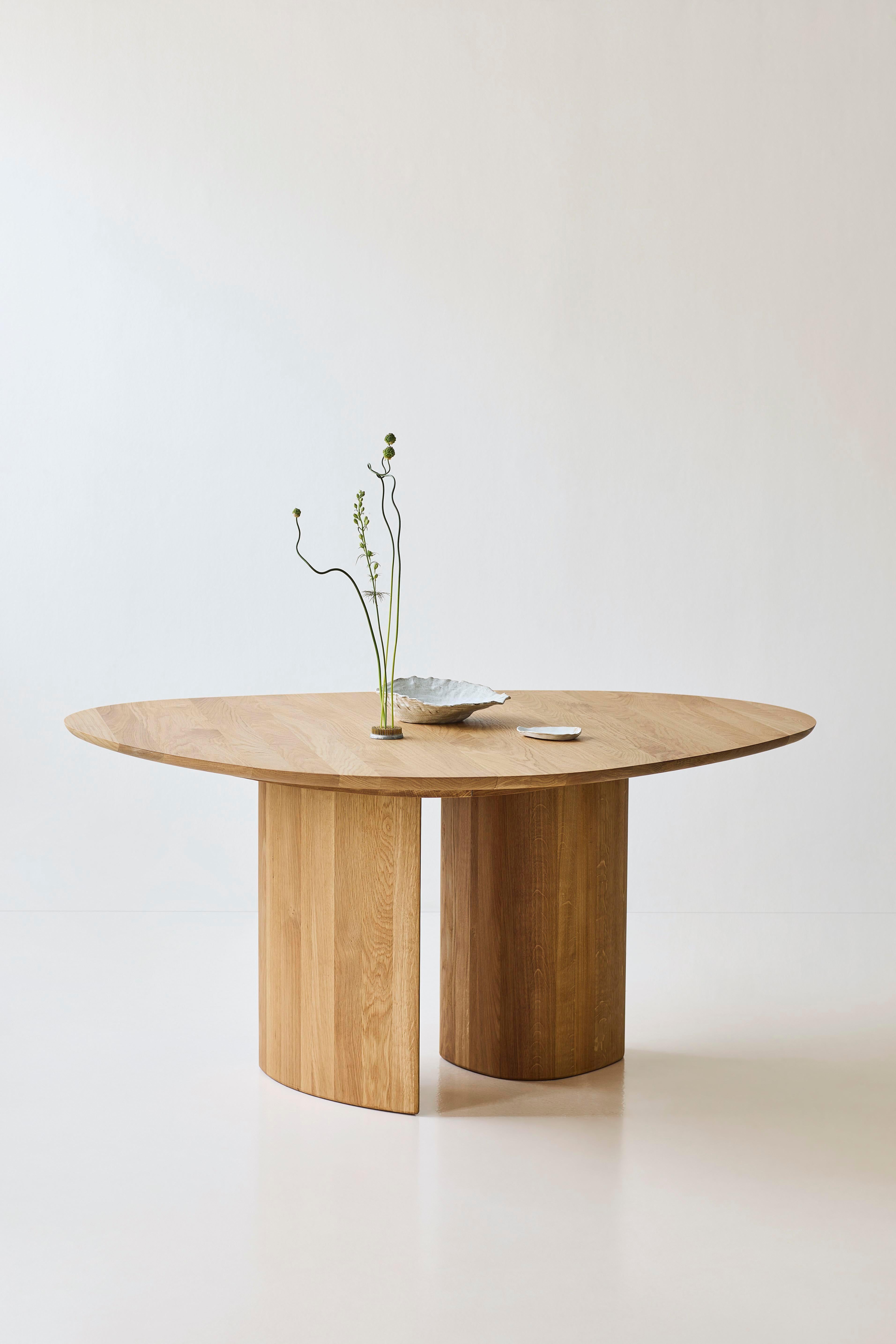 Mesa de comedor redonda contemporánea 