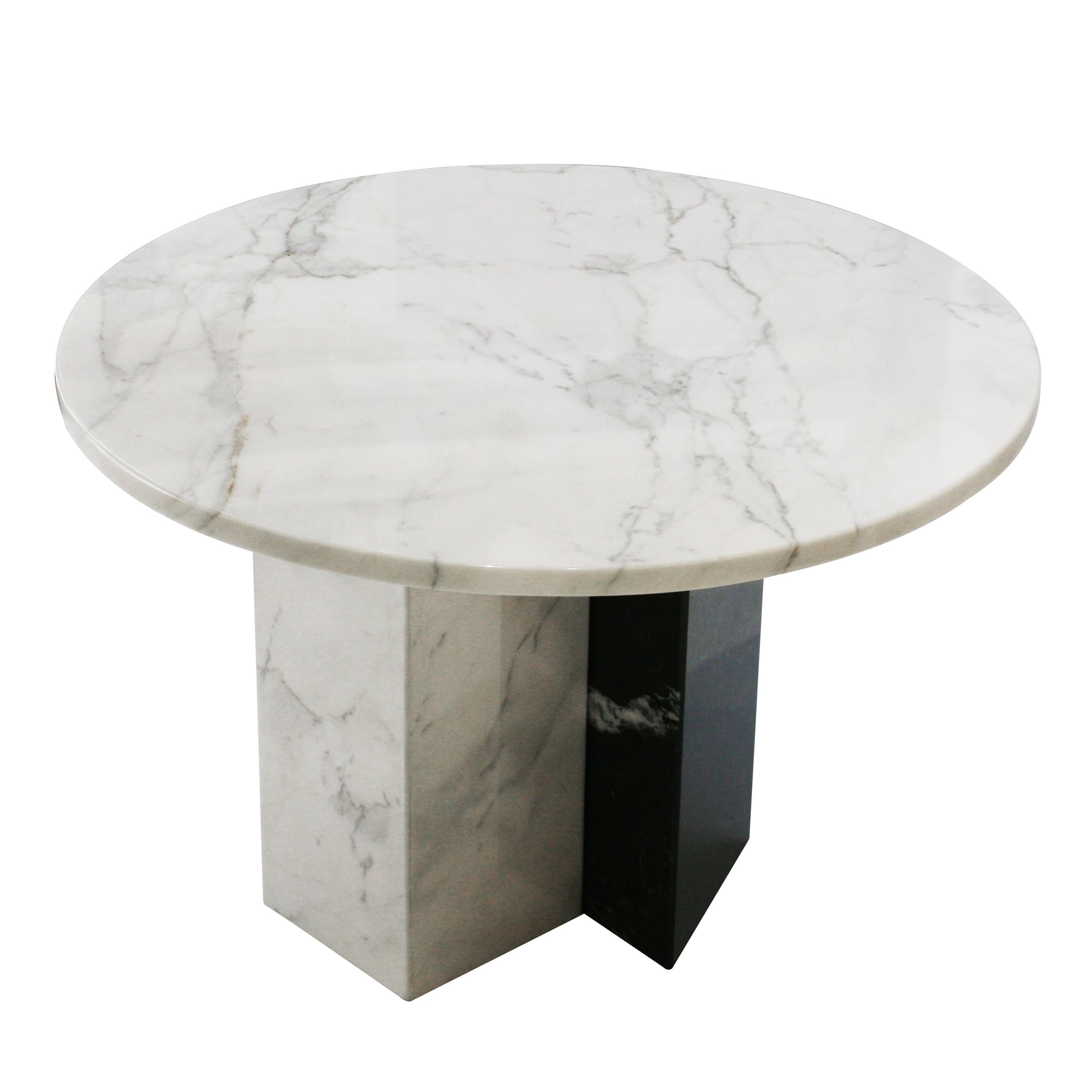 Espagnol Table basse ronde contemporaine en marbre conçue par IKB191, Espagne, 2022 en vente