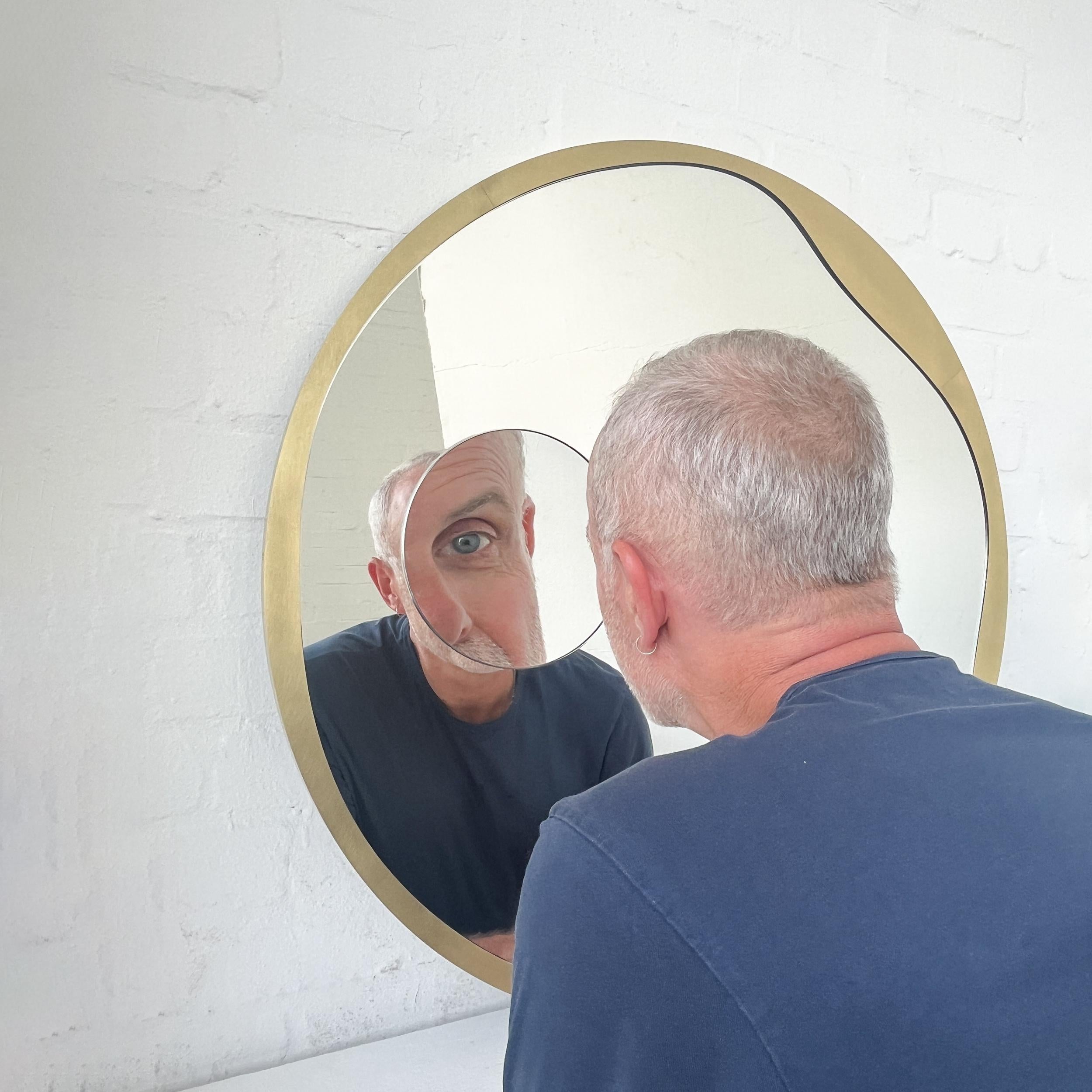 Contemporary Round Mirror w Integrated Magnifying Mirror Decorative Brass Frame For Sale 4