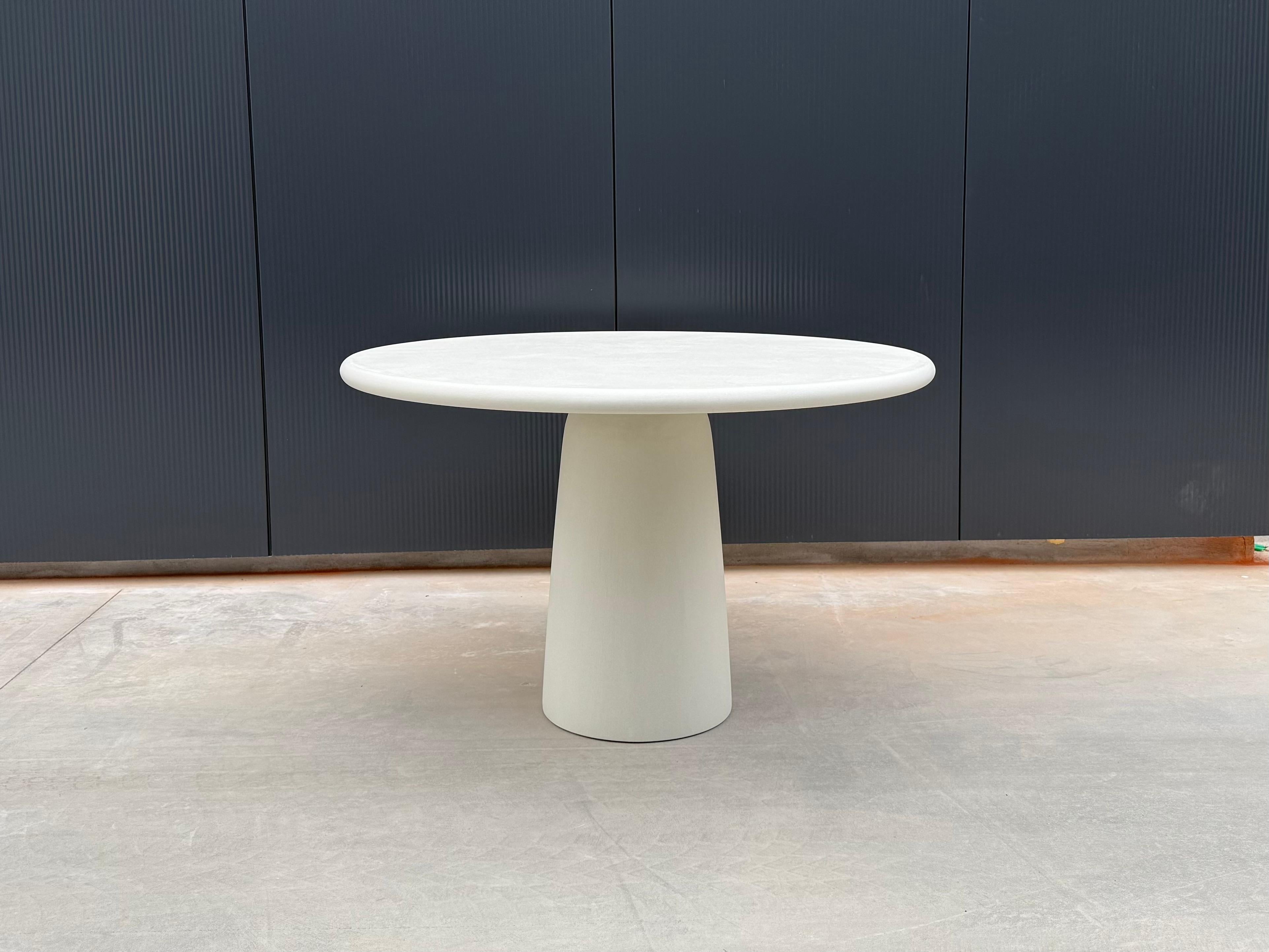Contemporary Round Natural Plaster 