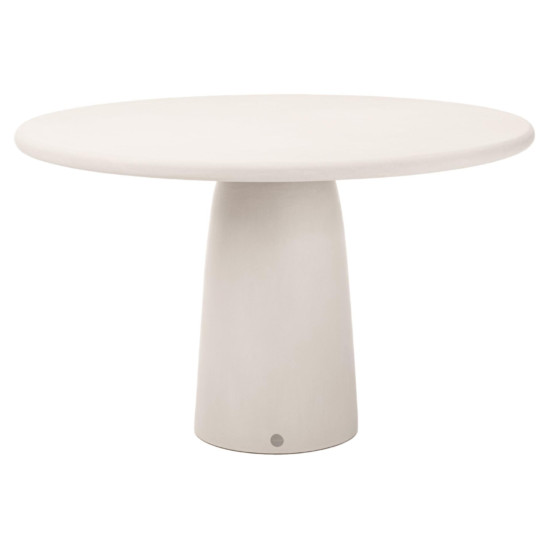 Mesa redonda contemporánea de yeso natural "Menhir" 120cm by Isabelle Beaumont