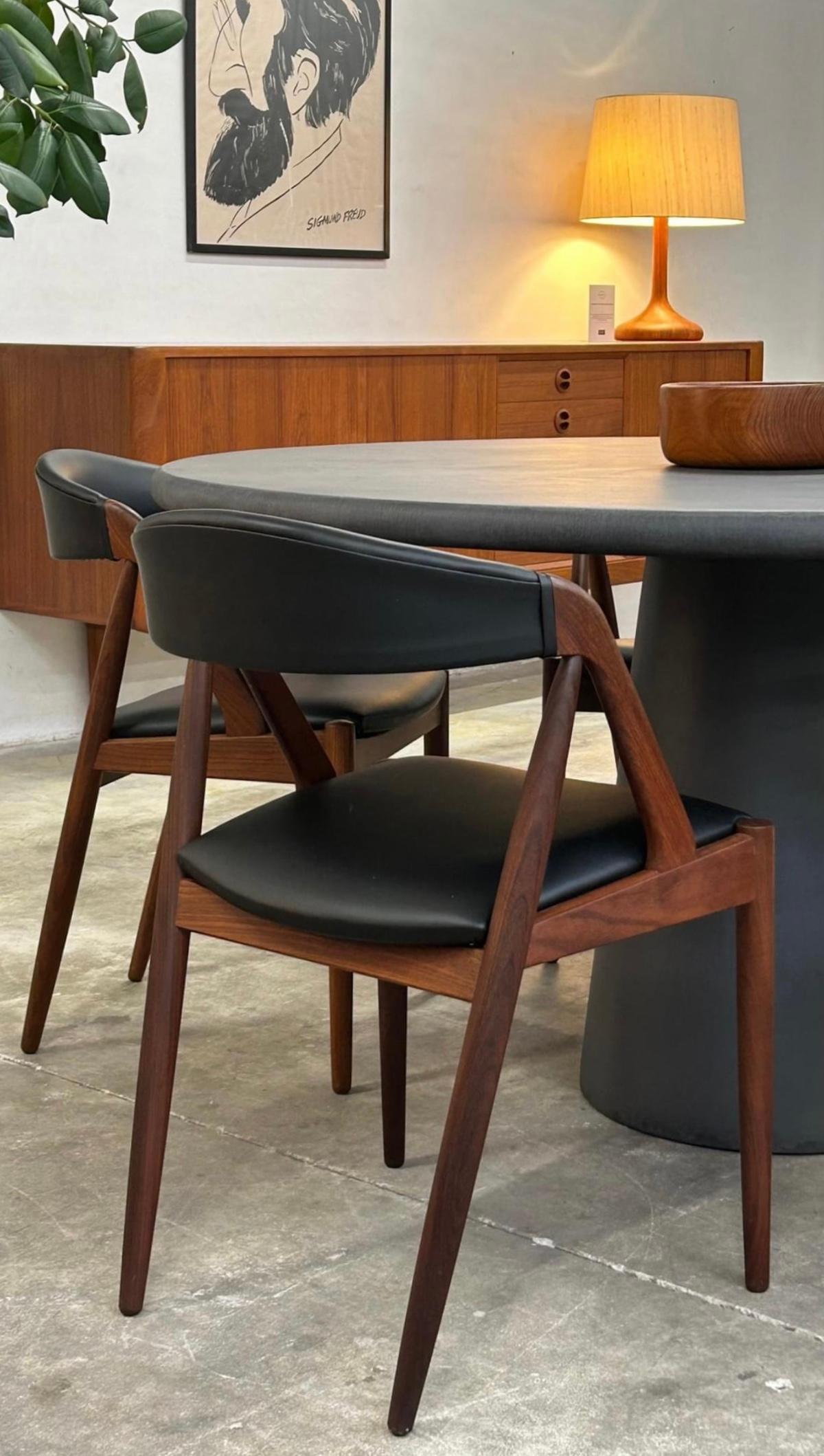 Concrete Contemporary Round Natural Plaster Table 