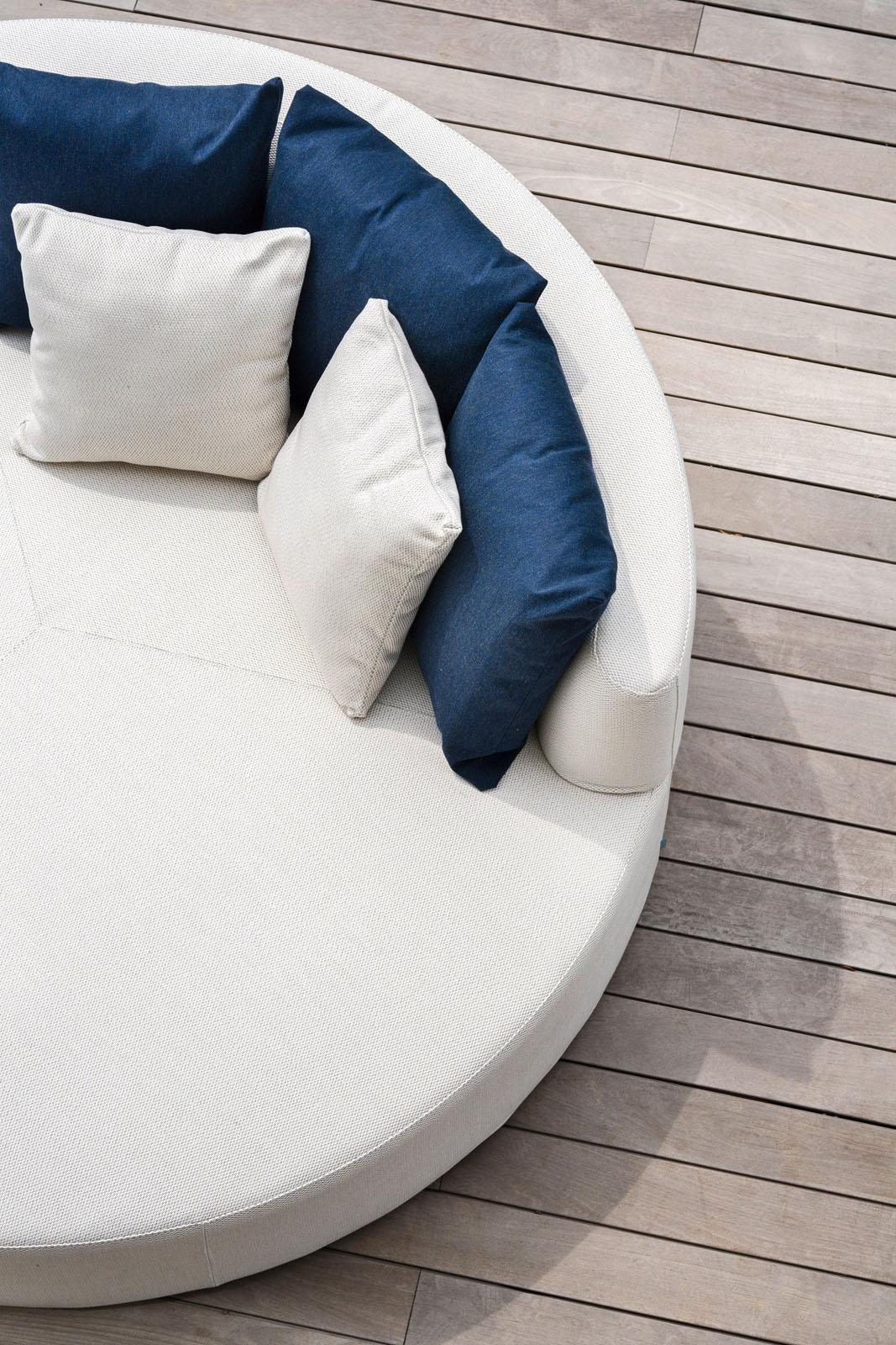 outdoor round daybed cushion