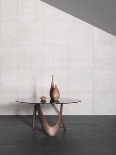 Tavolo rotondo contemporaneo 'Nx', base in legno e piano fumé