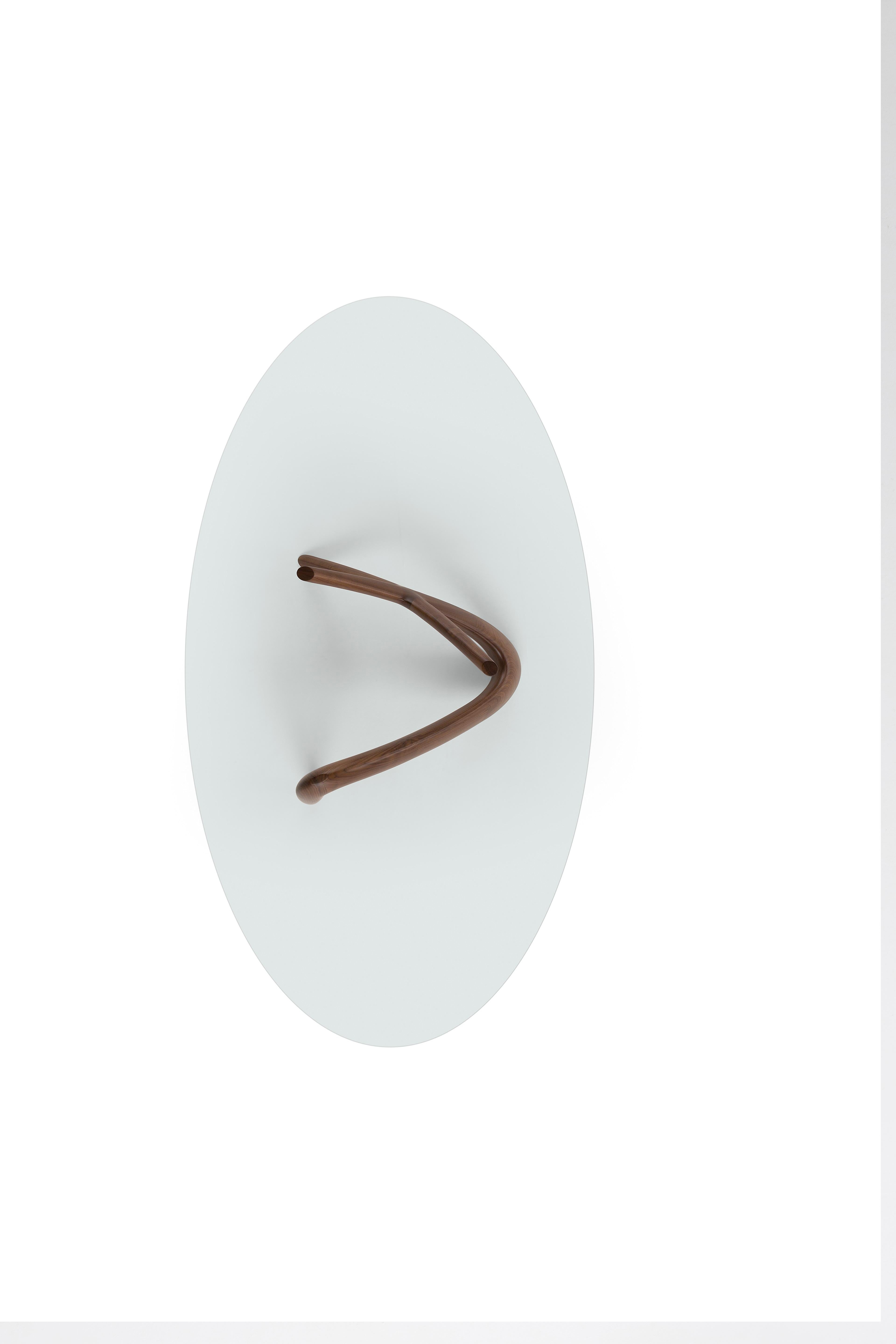 XXIe siècle et contemporain Table ronde contemporaine « Nx », base en bois et plateau fumé en vente