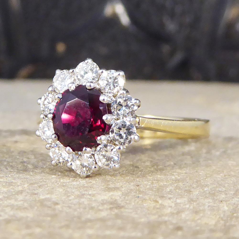 Contemporary Ruby and Diamond Cluster Ring in 18 Carat Gold In Good Condition In Yorkshire, West Yorkshire