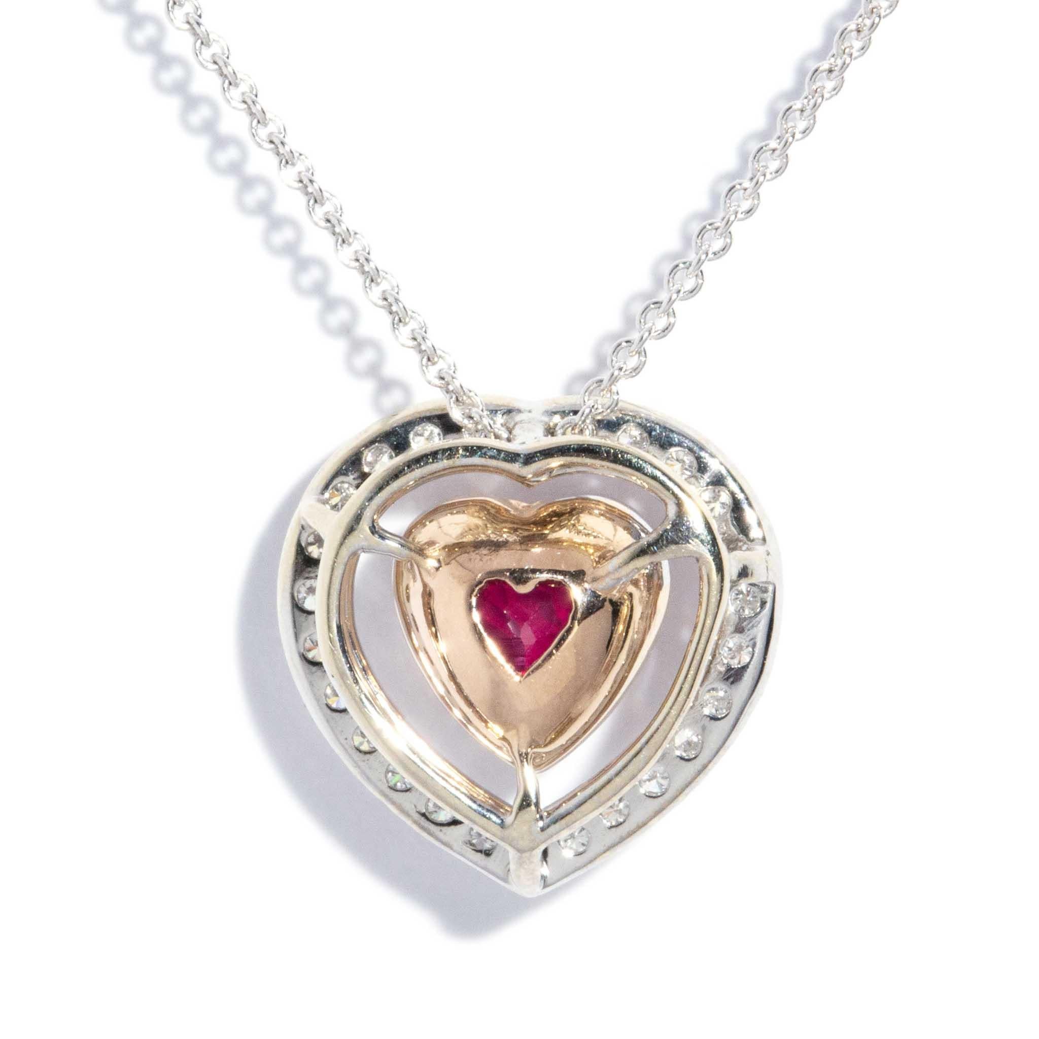 Donna Ciondolo a forma di cuore con rubino e diamante e catena in oro bianco 18 carati in vendita